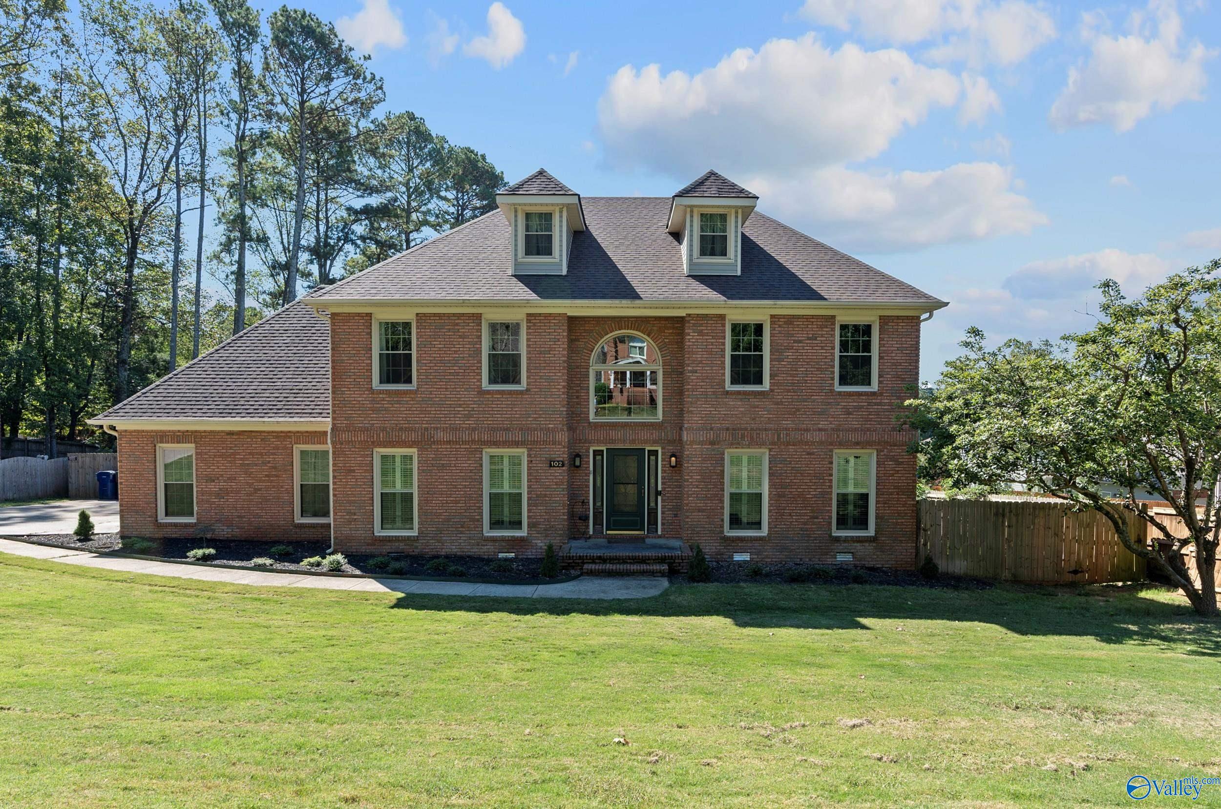102 Waterford Circle