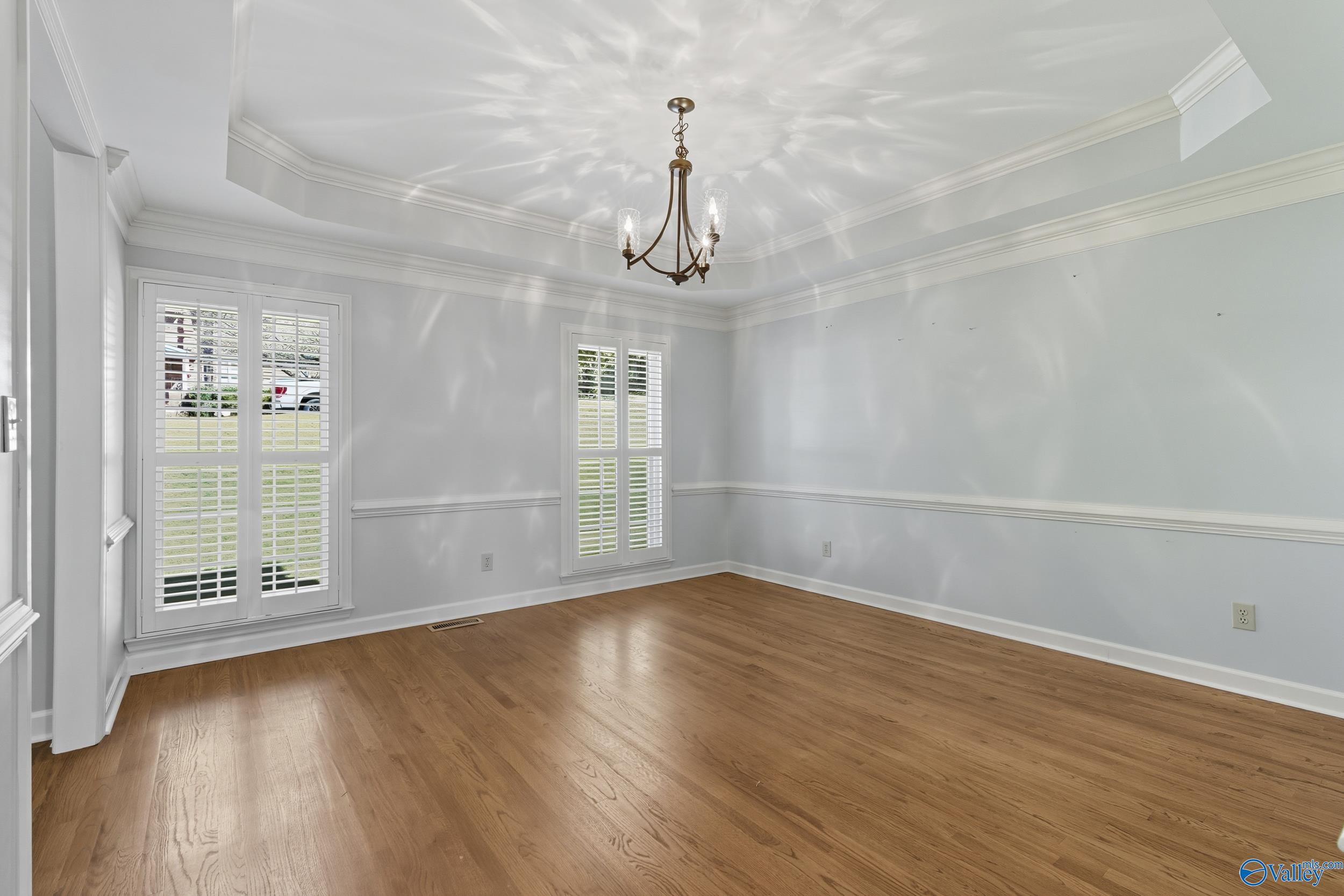 102 Waterford Circle