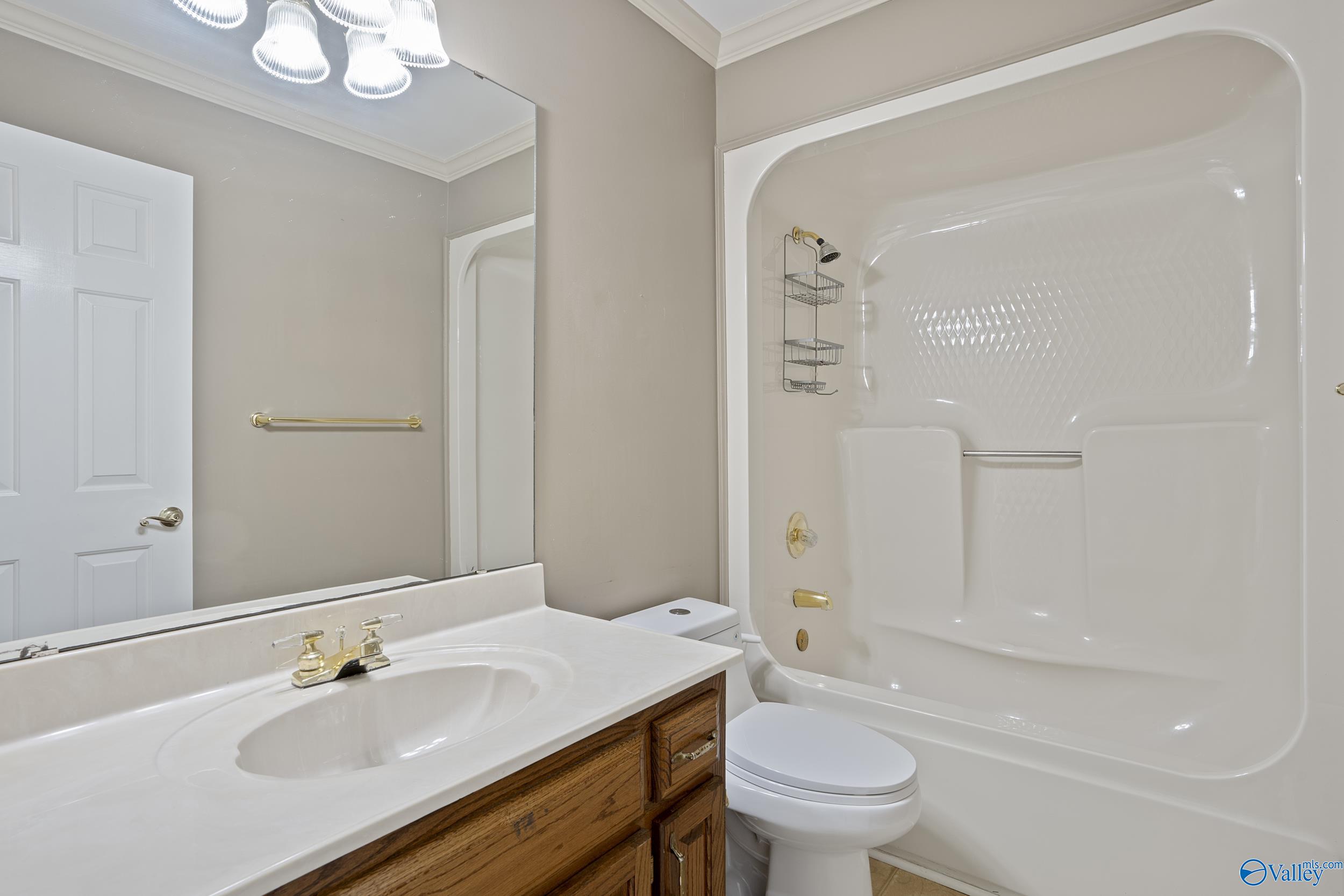 102 Waterford Circle