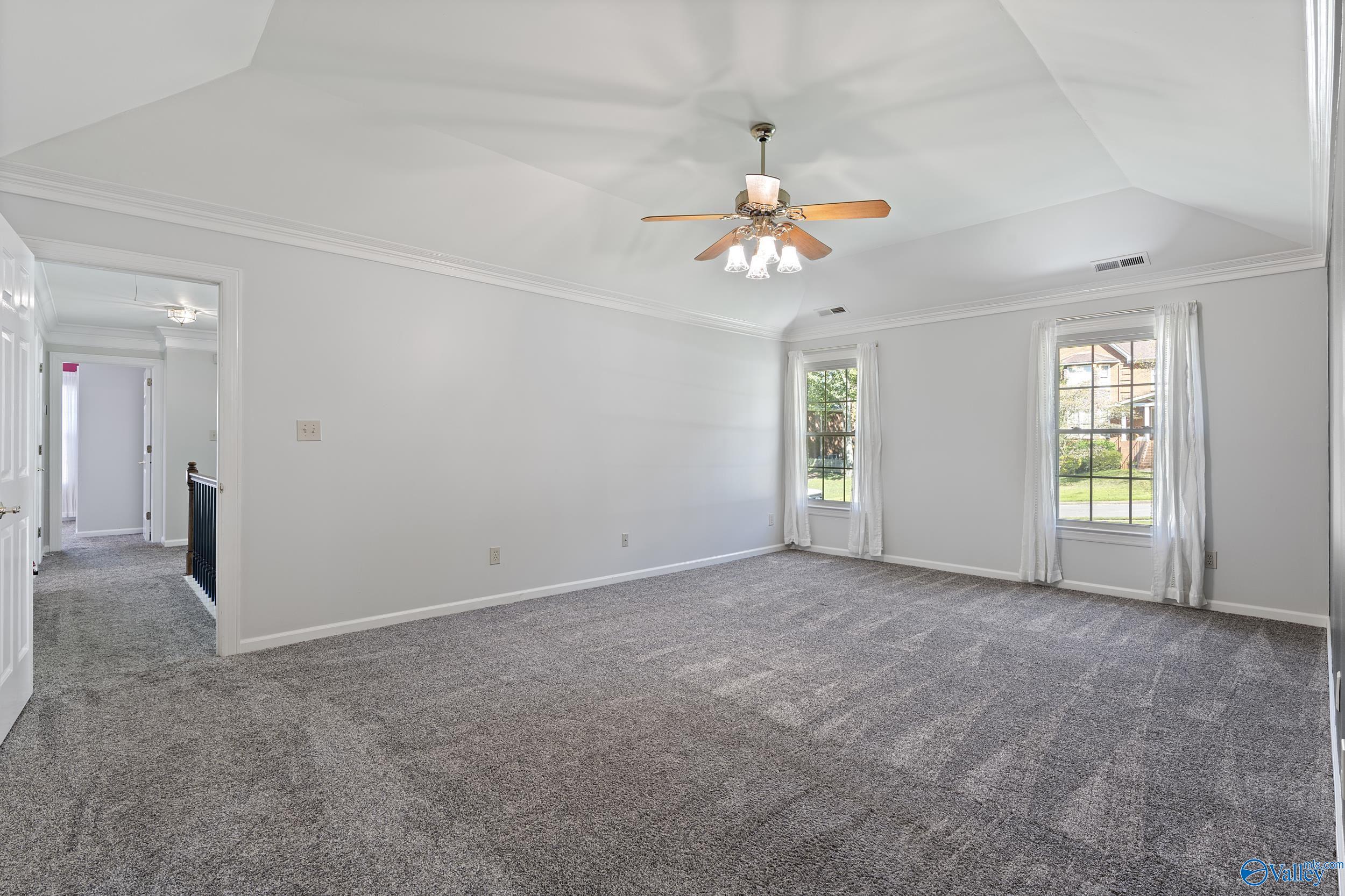 102 Waterford Circle