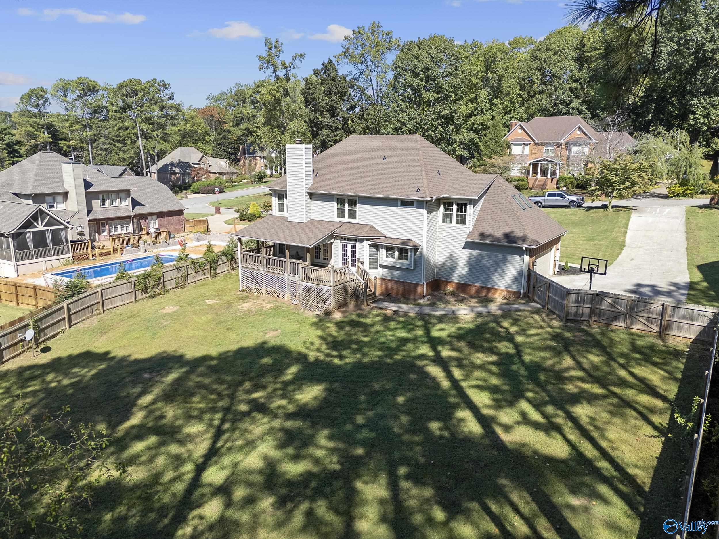102 Waterford Circle