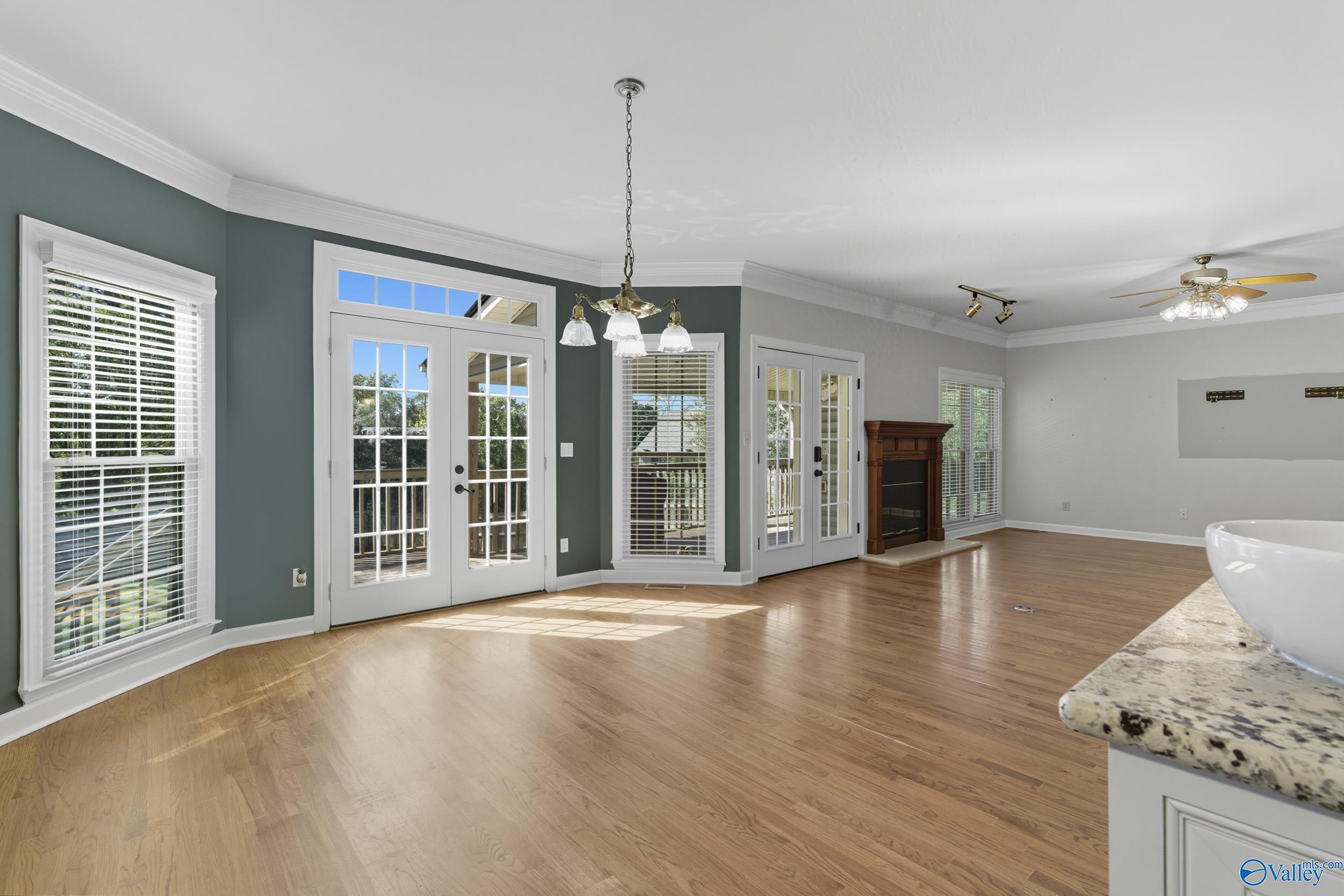 102 Waterford Circle