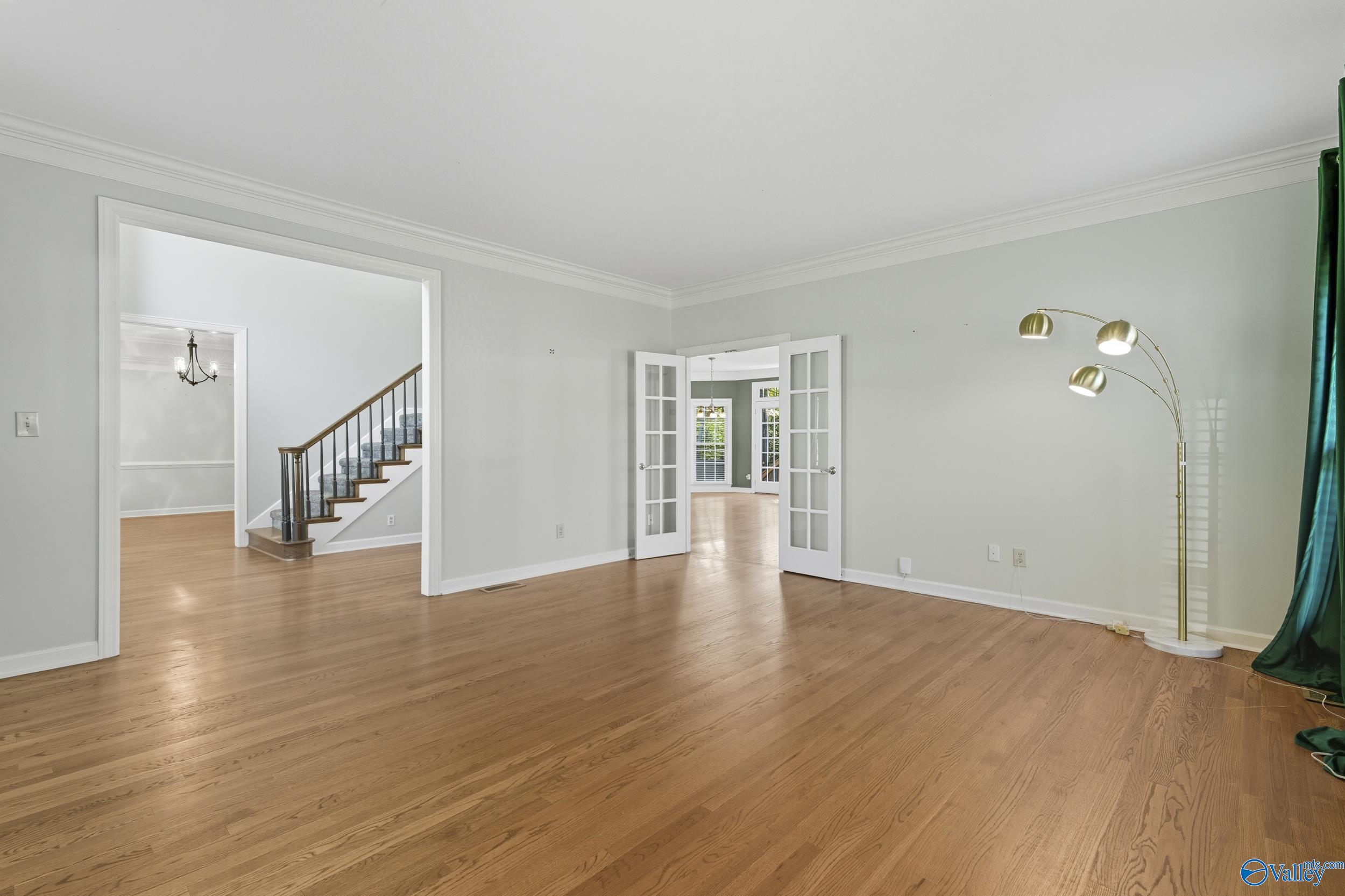 102 Waterford Circle
