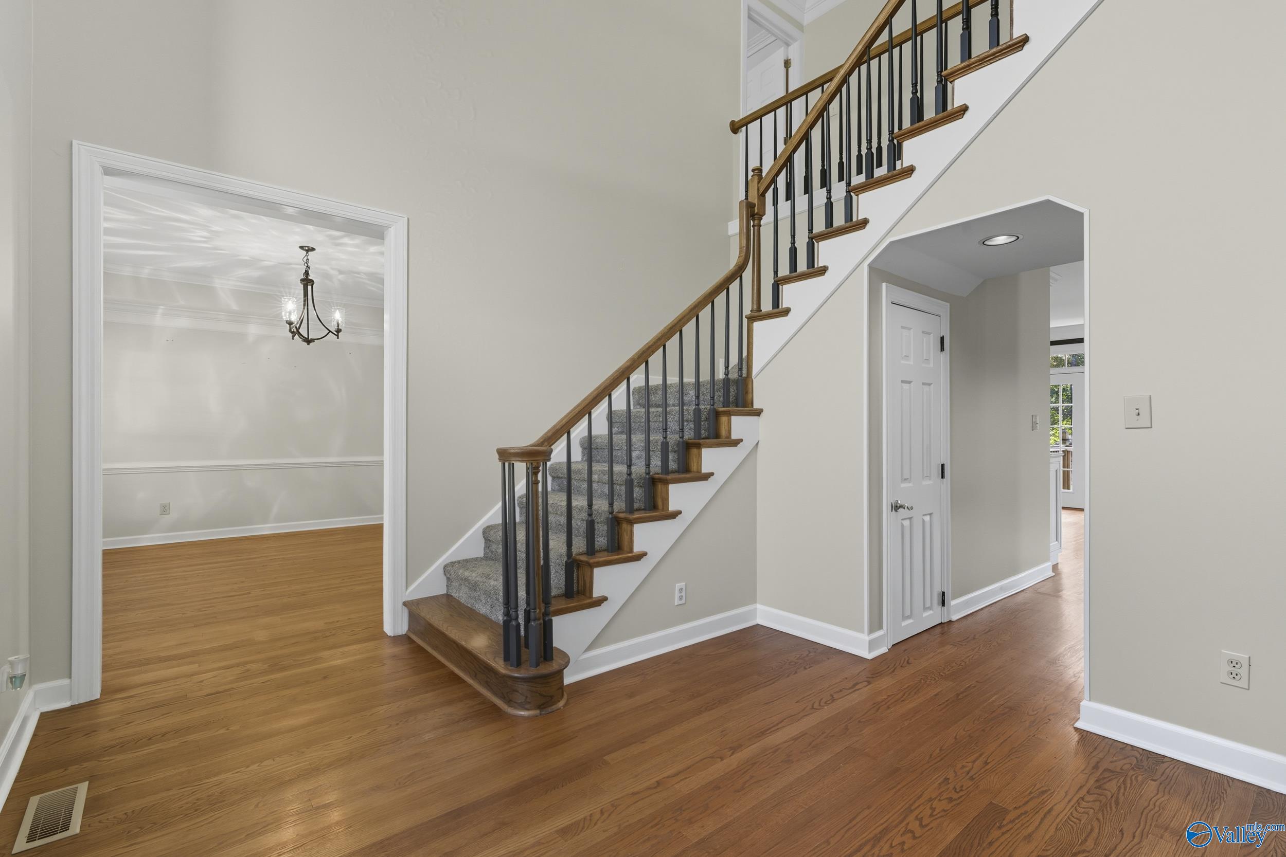 102 Waterford Circle
