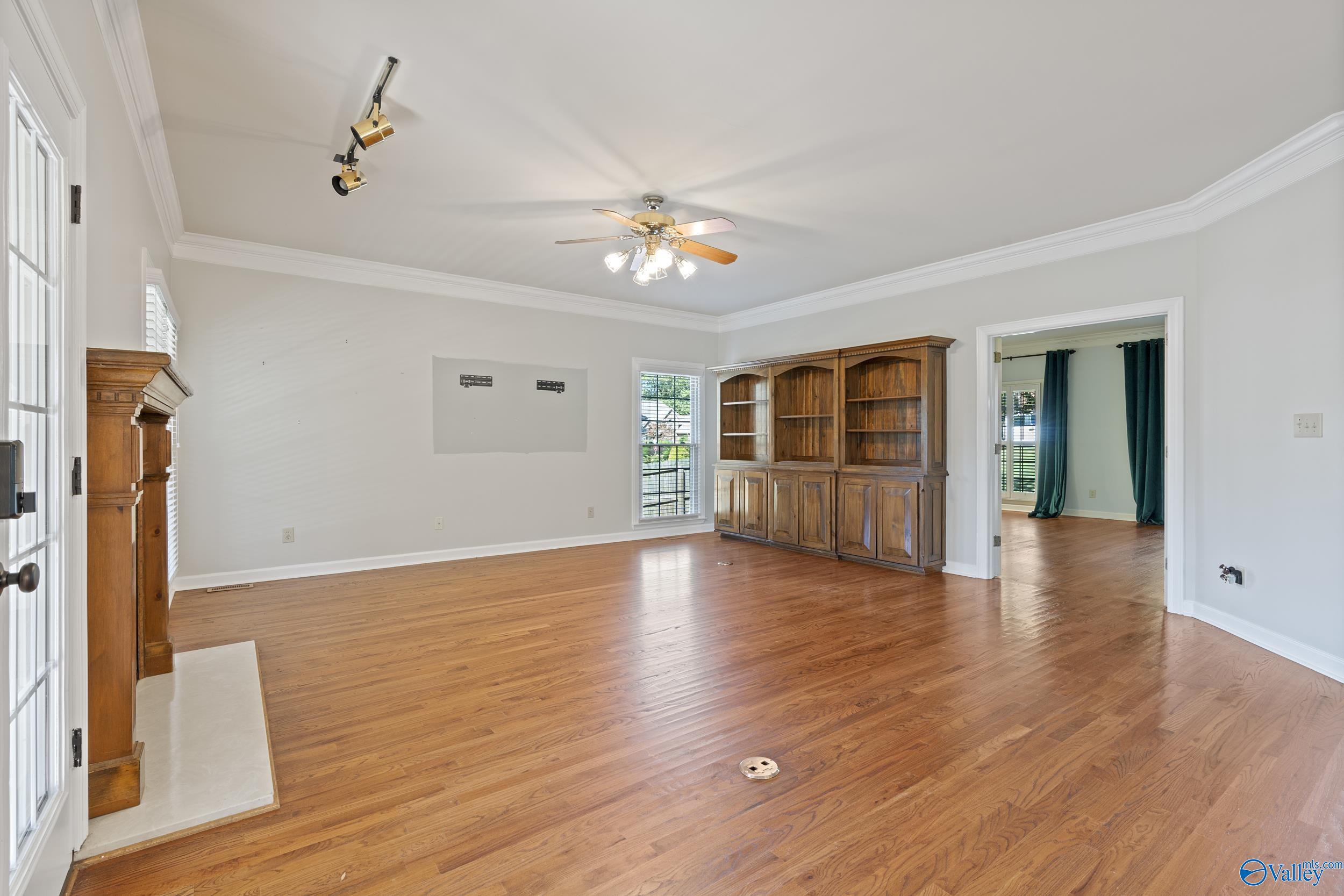 102 Waterford Circle