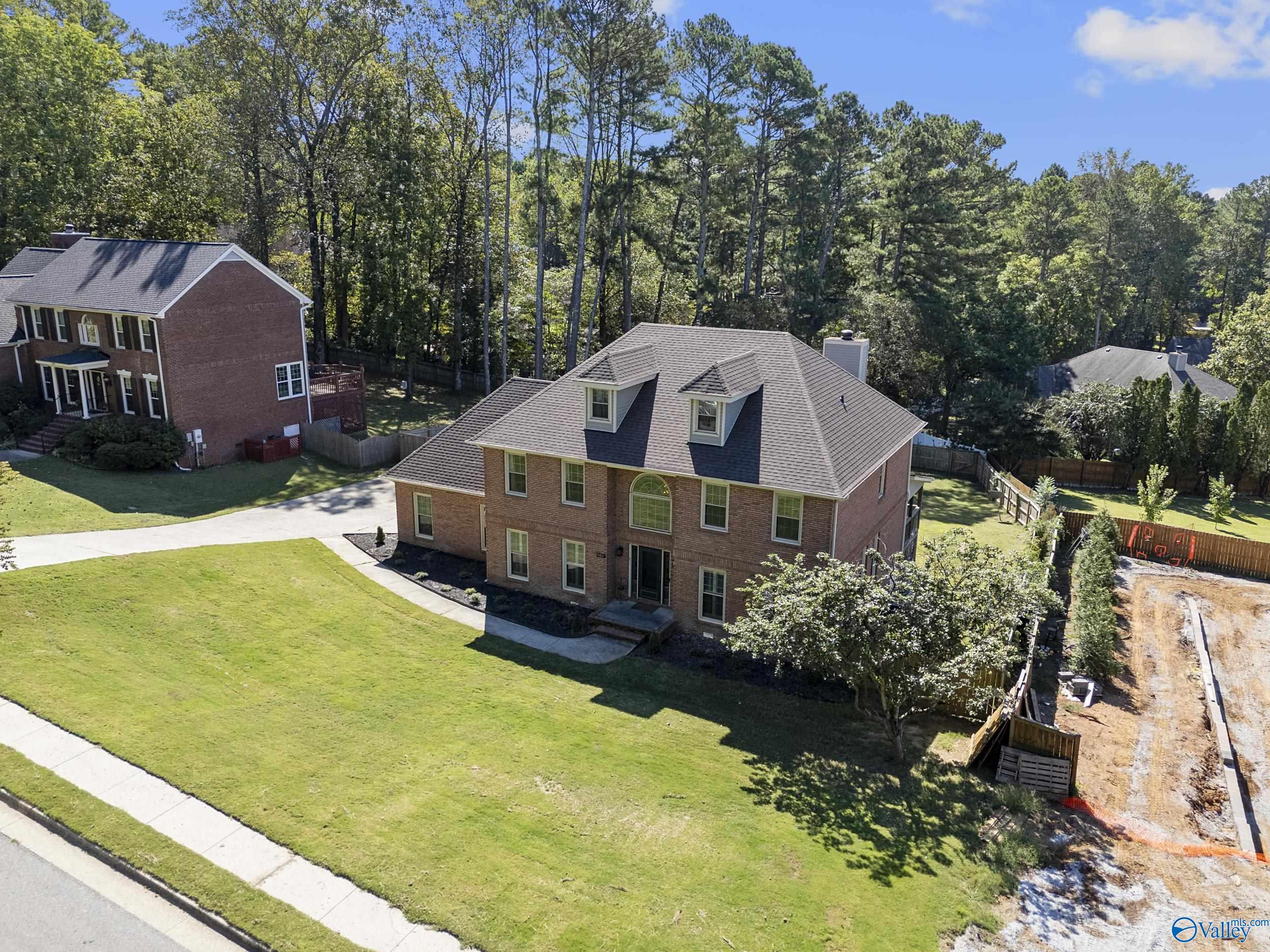 102 Waterford Circle