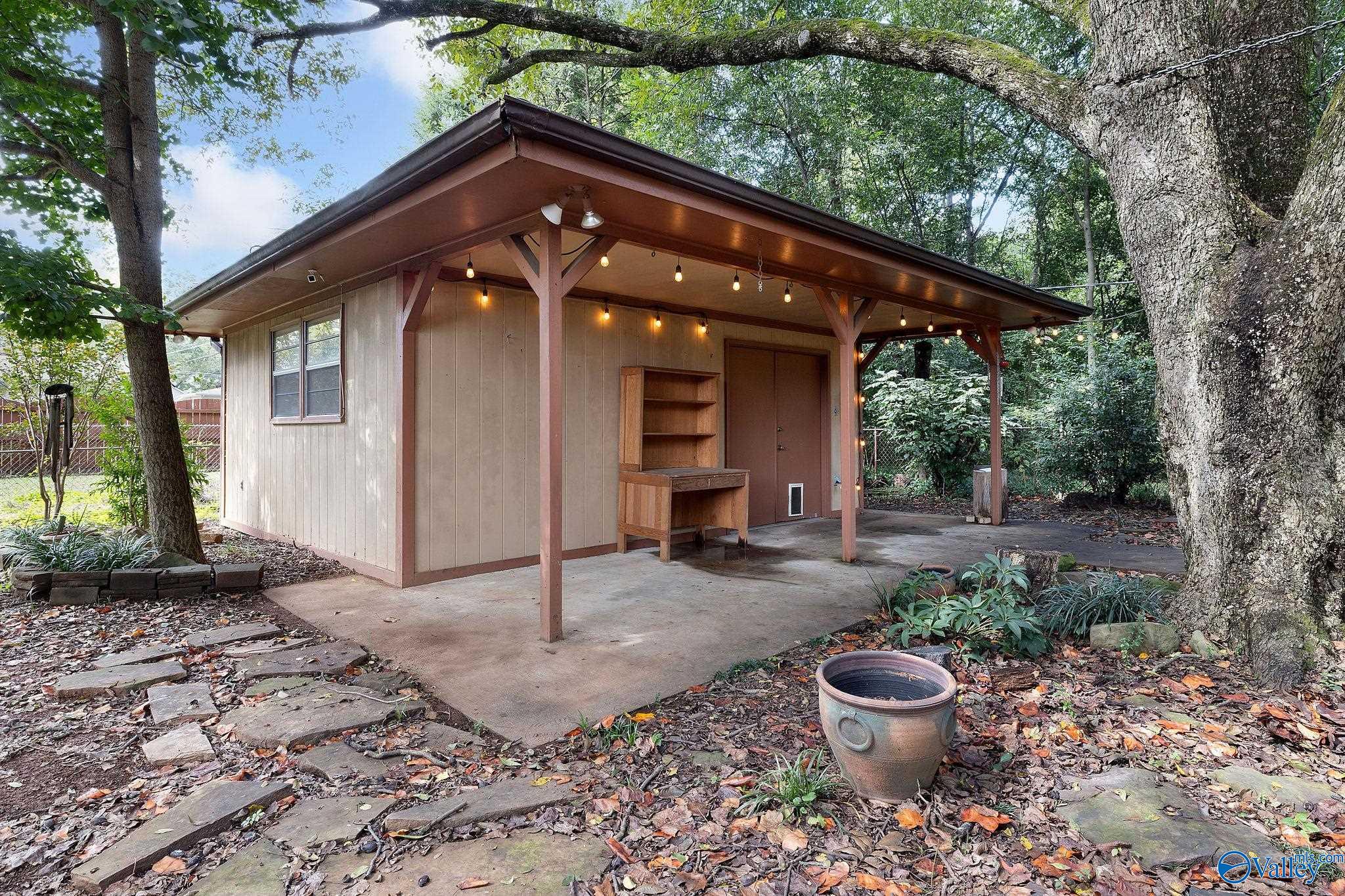 913 Woodall Lane NW