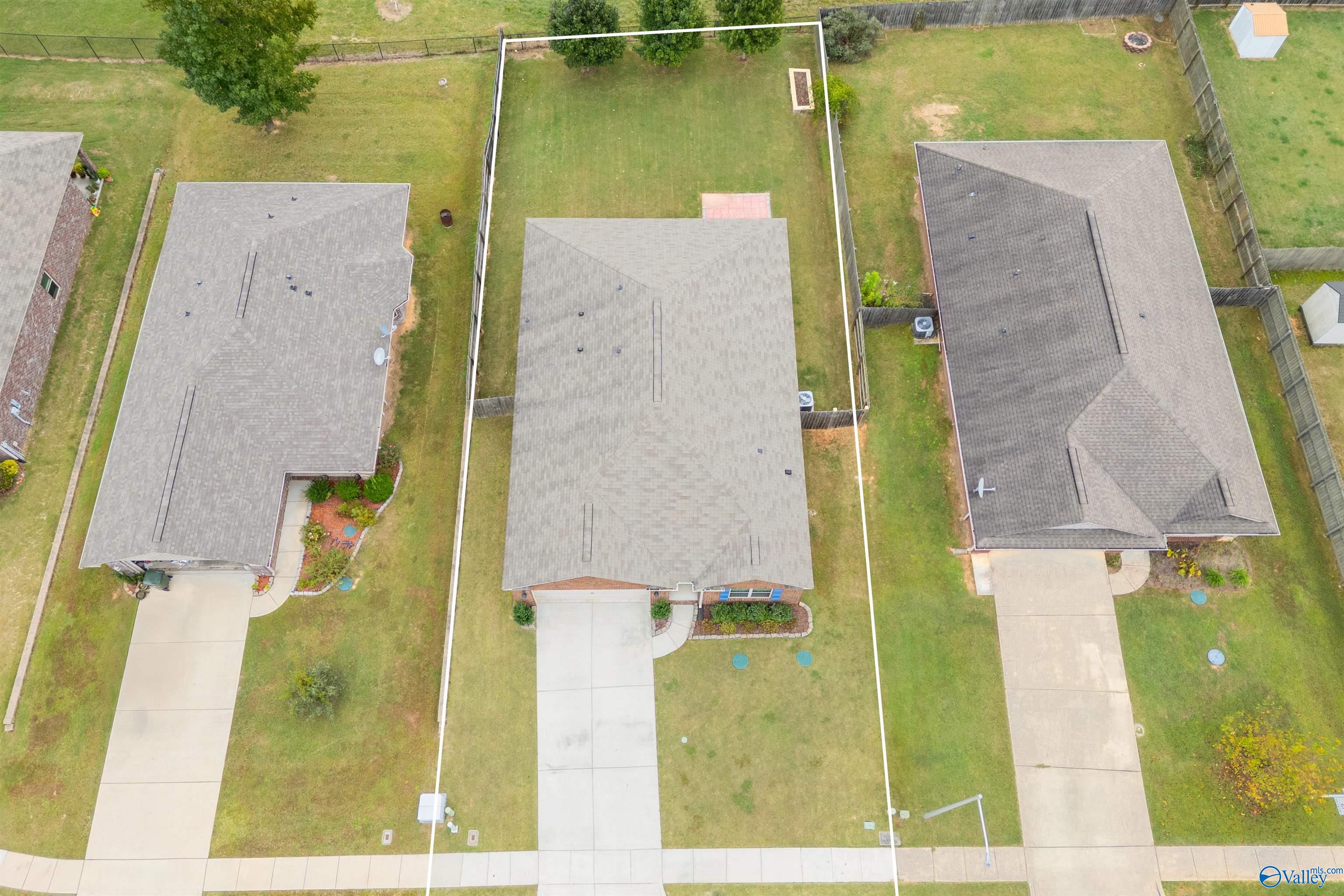 105 Oak Path Lane