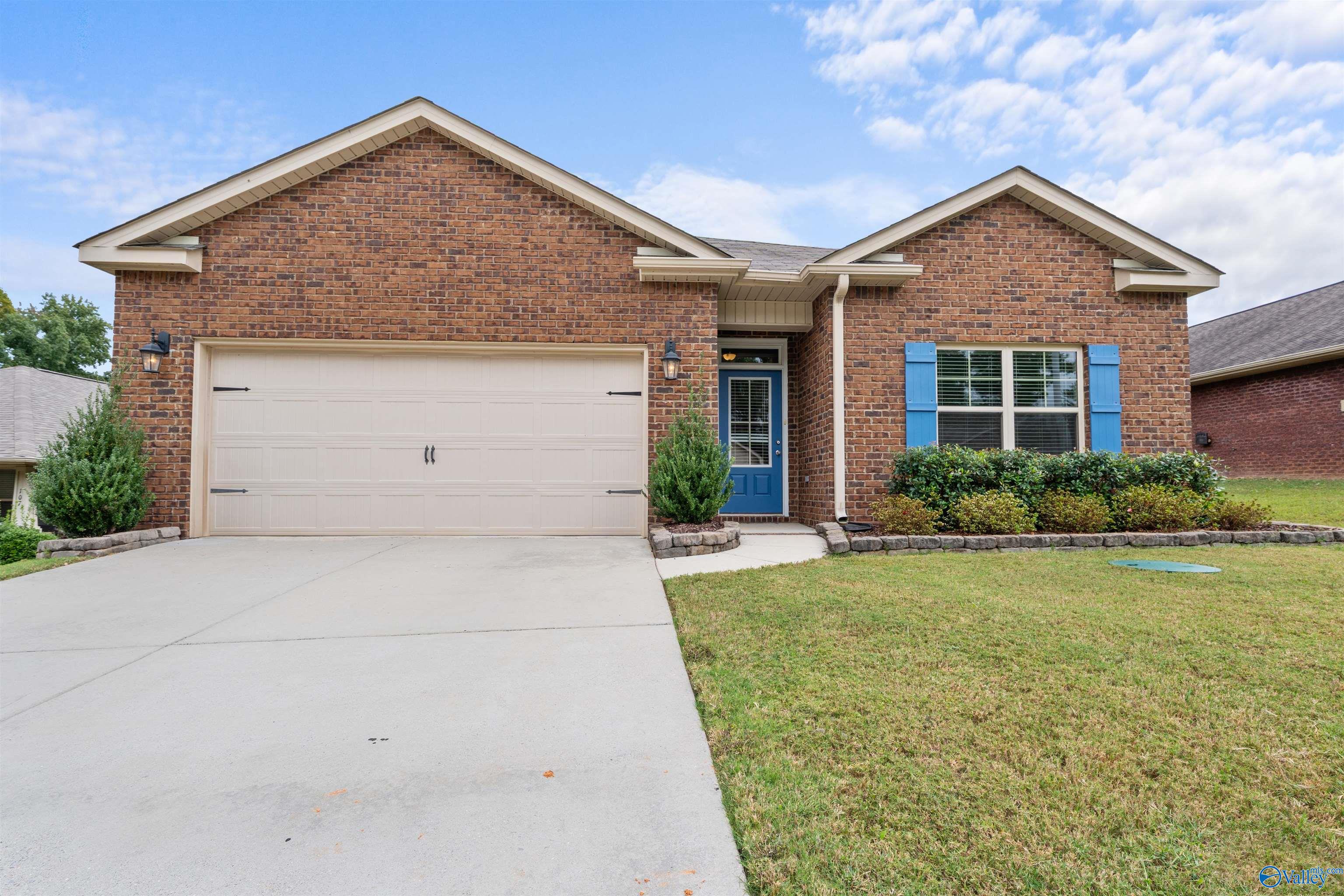 105 Oak Path Lane