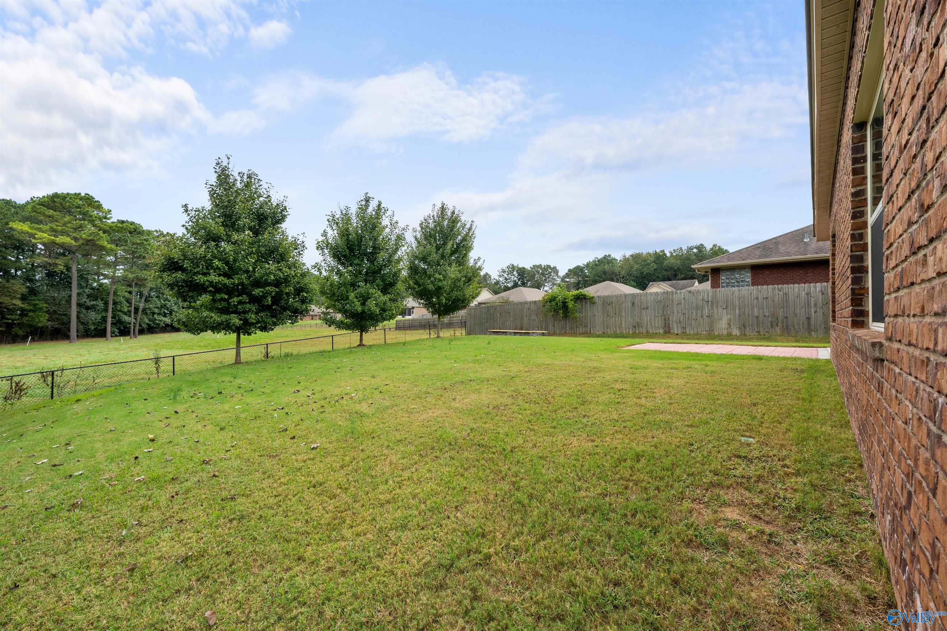 105 Oak Path Lane