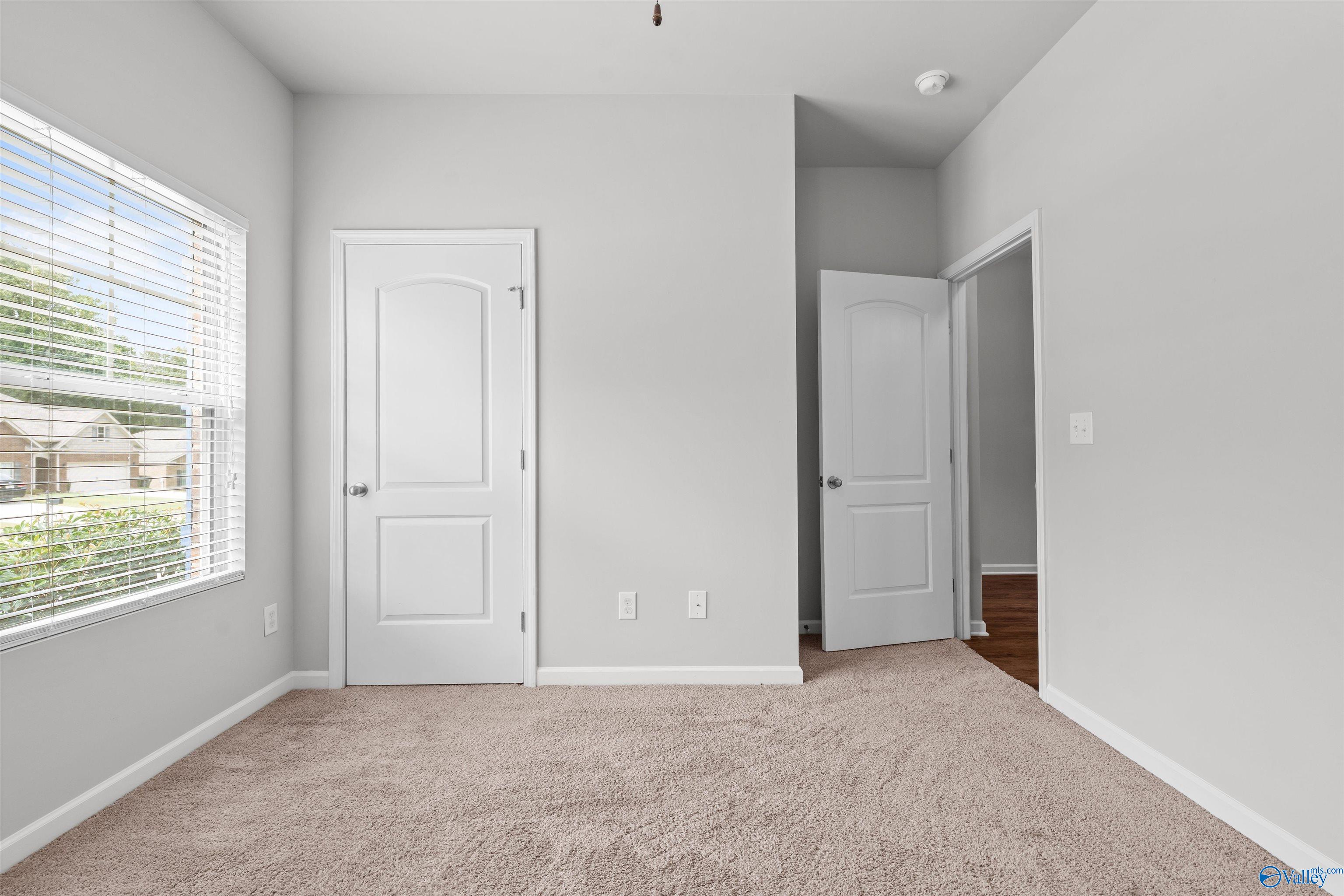 105 Oak Path Lane