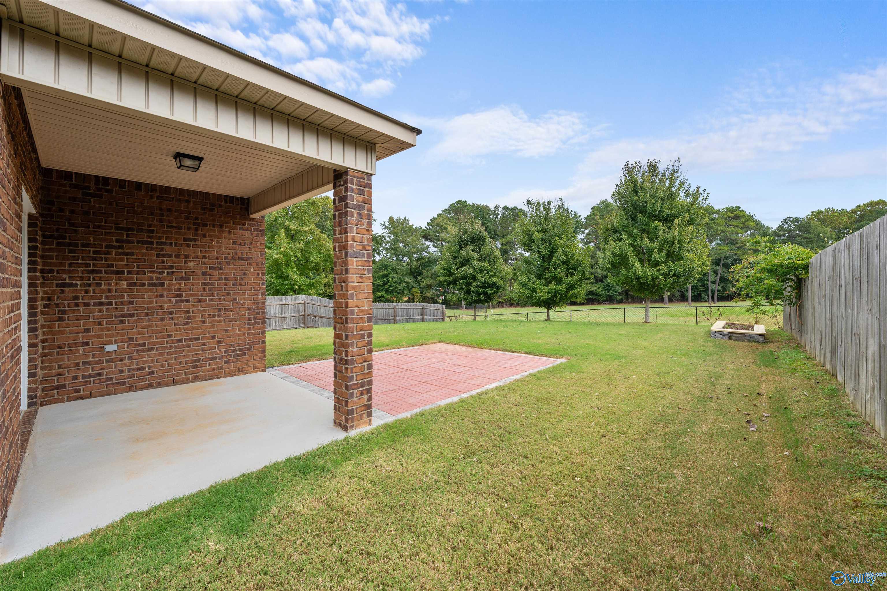 105 Oak Path Lane
