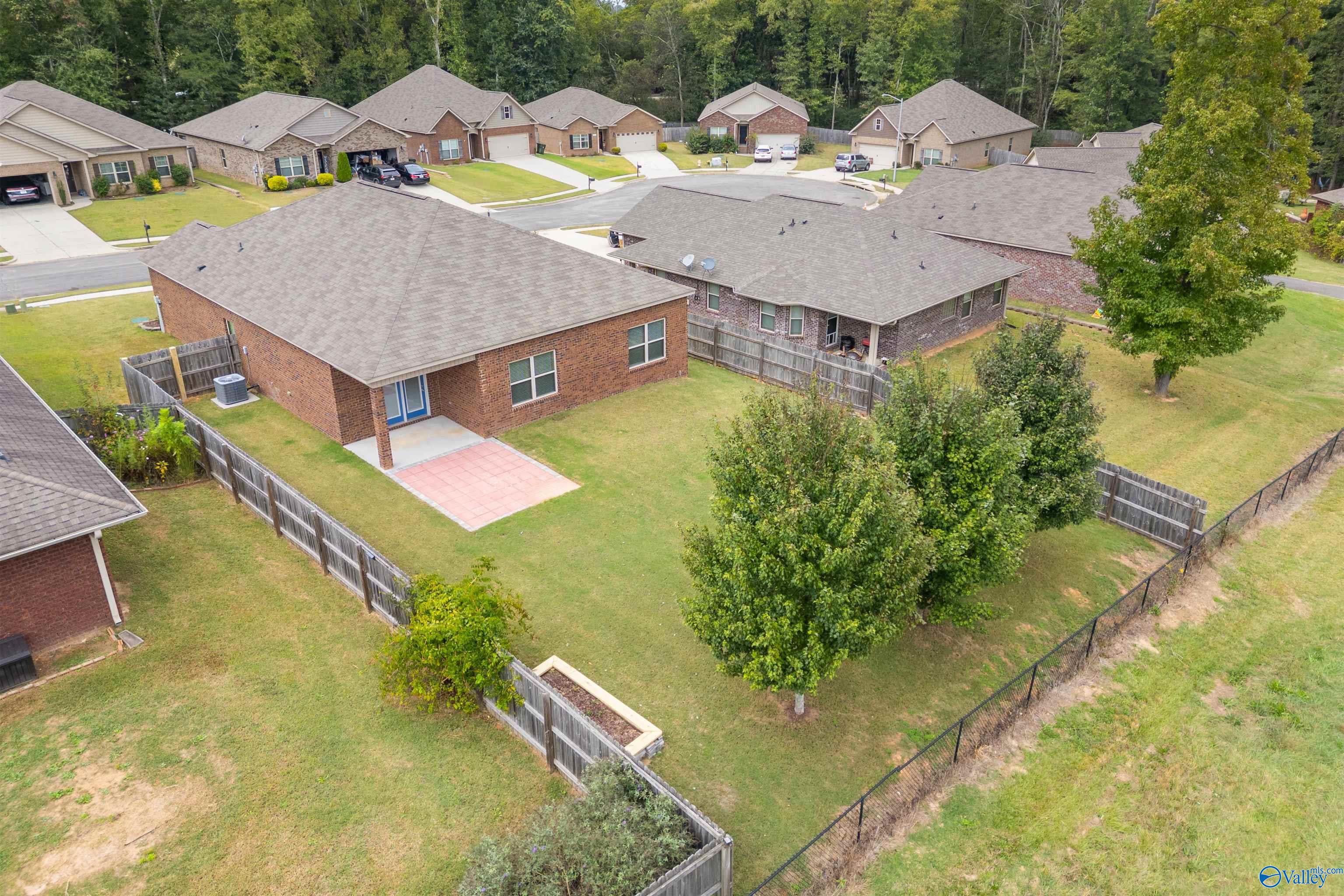 105 Oak Path Lane