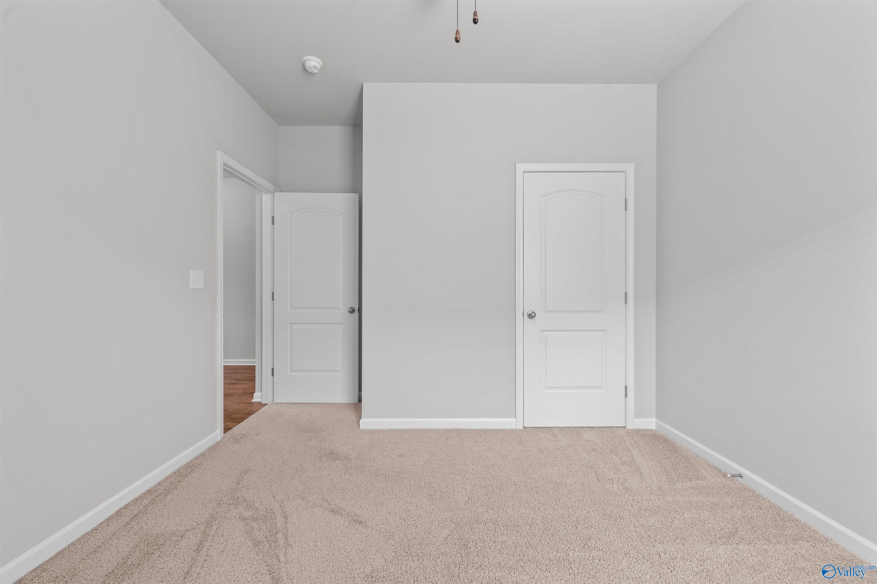 105 Oak Path Lane