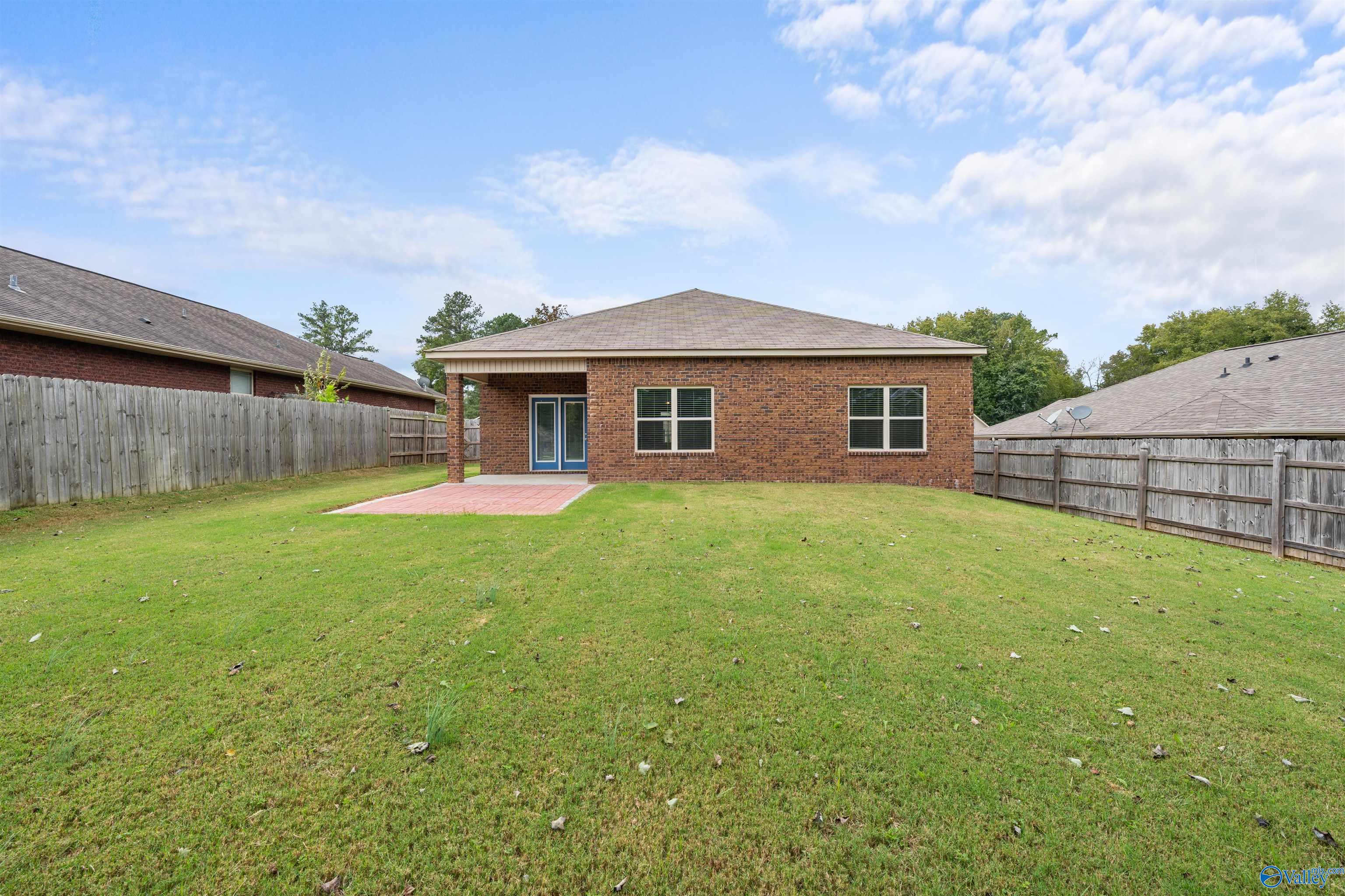 105 Oak Path Lane