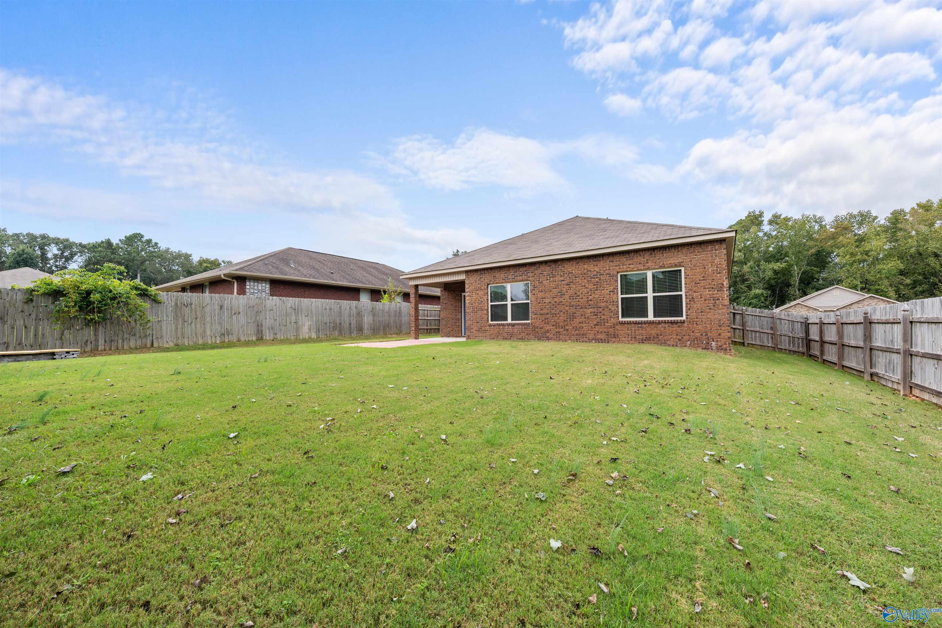 105 Oak Path Lane