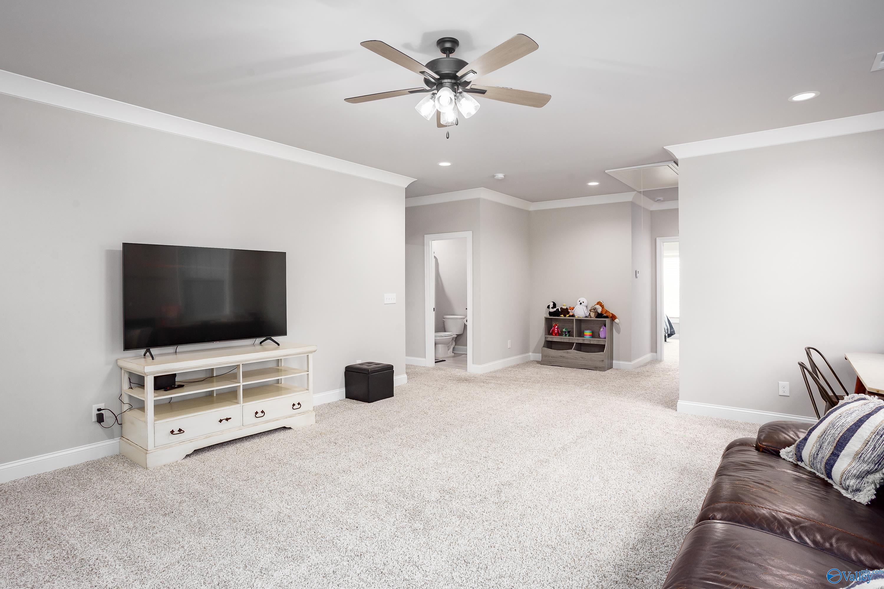 205 Oakland View Drive