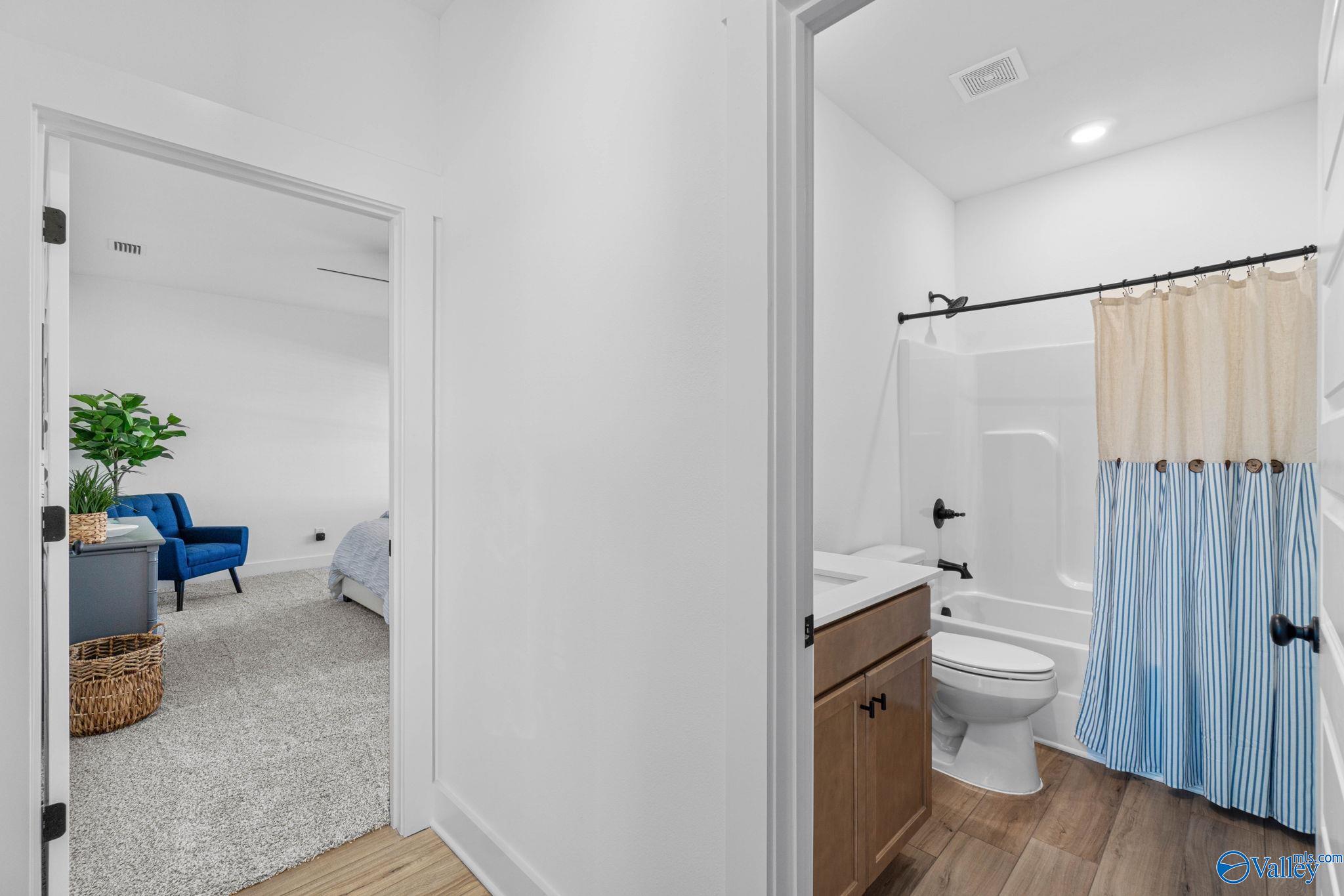 13695 Continental Road