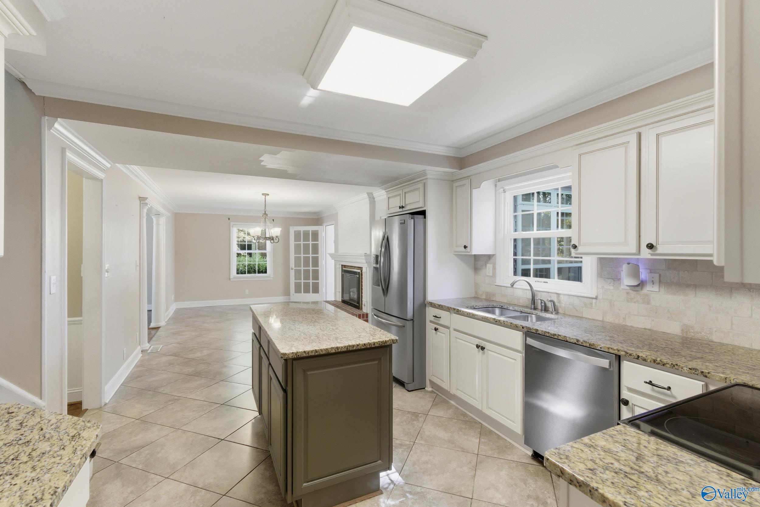 1008 San Ramon Avenue SE