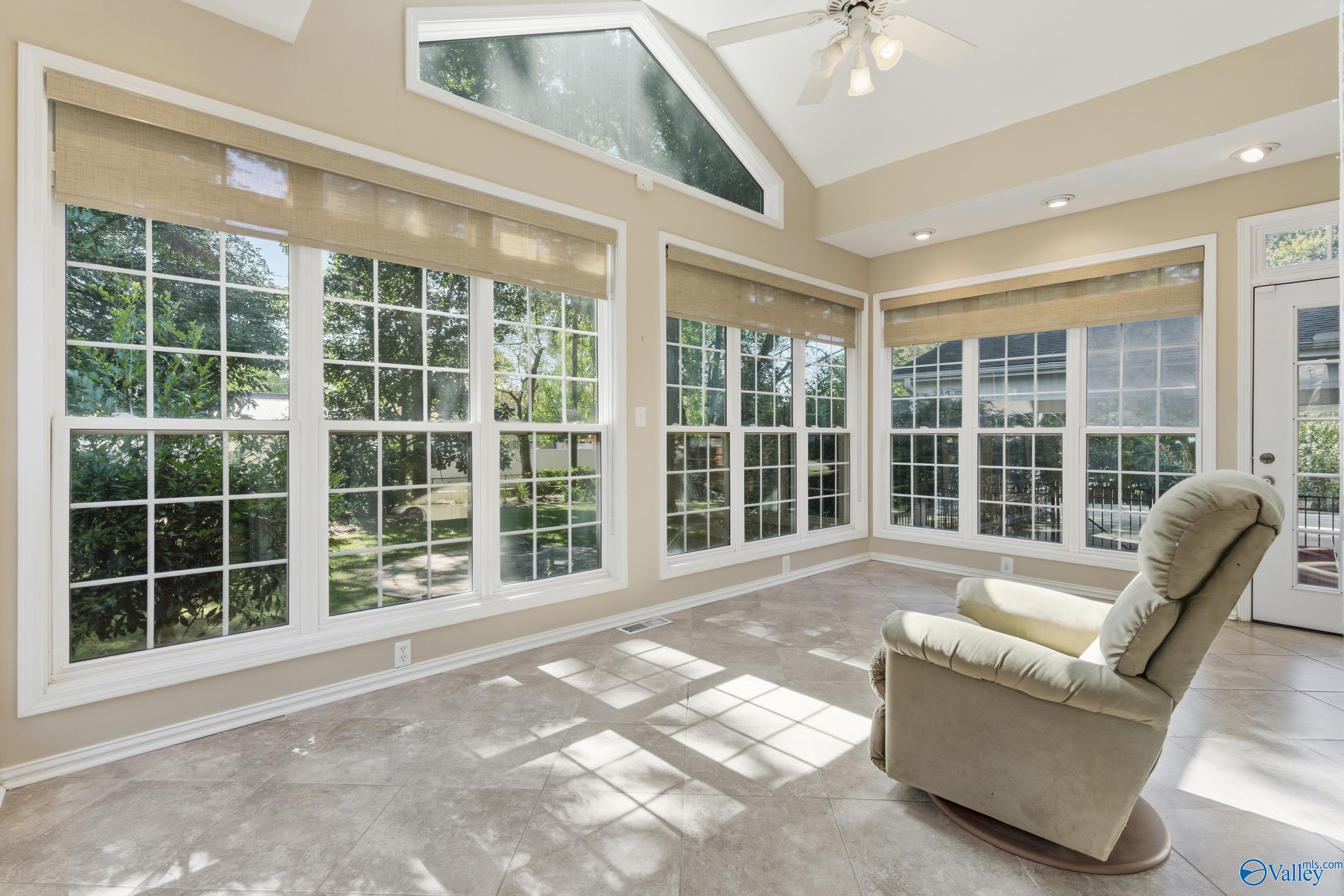 1008 San Ramon Avenue SE