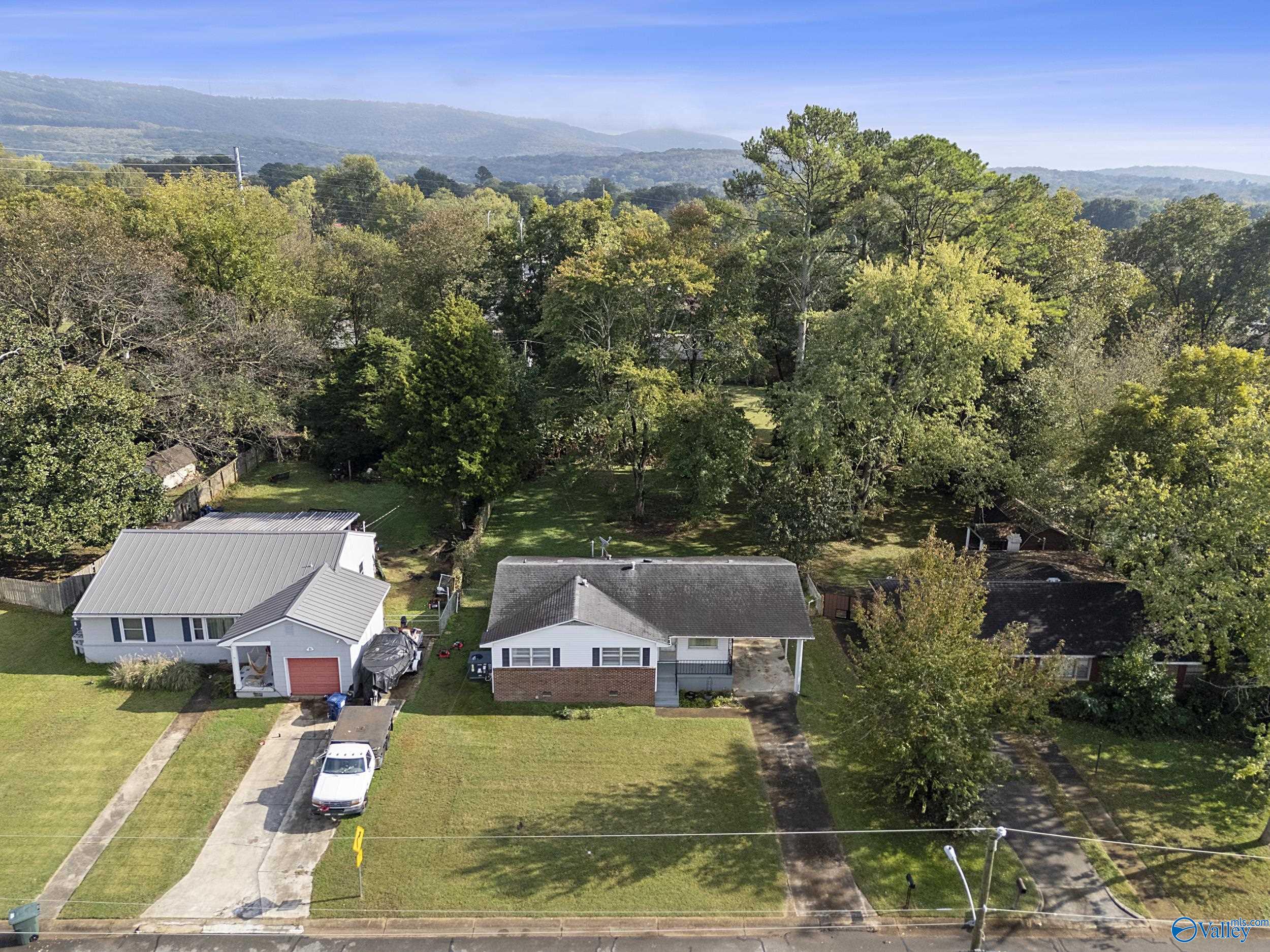 2602 Waltham Drive NE