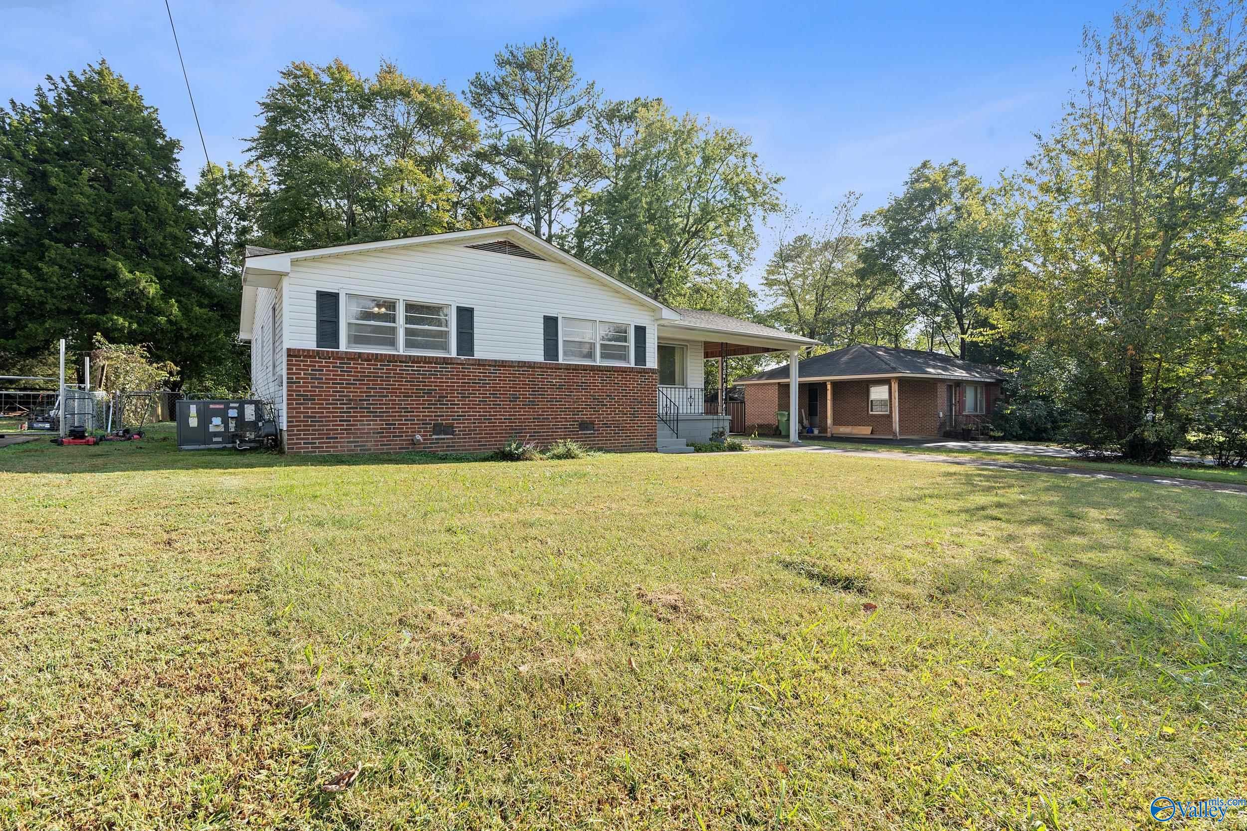 2602 Waltham Drive NE