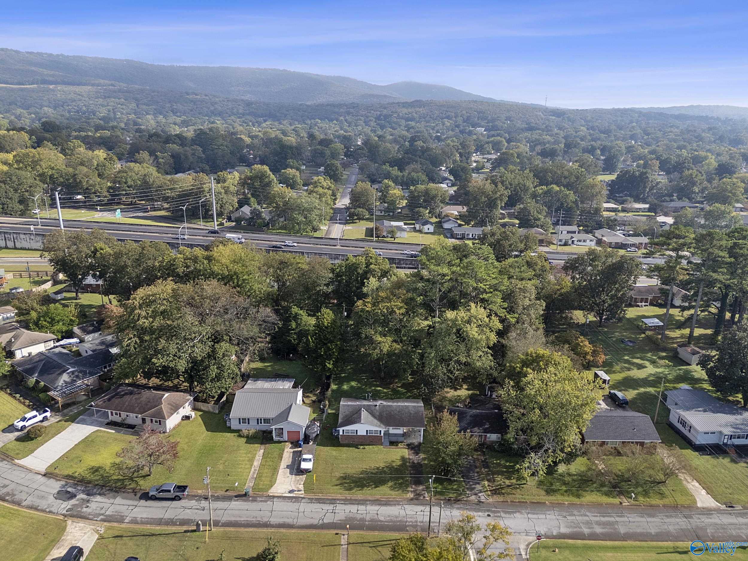 2602 Waltham Drive NE