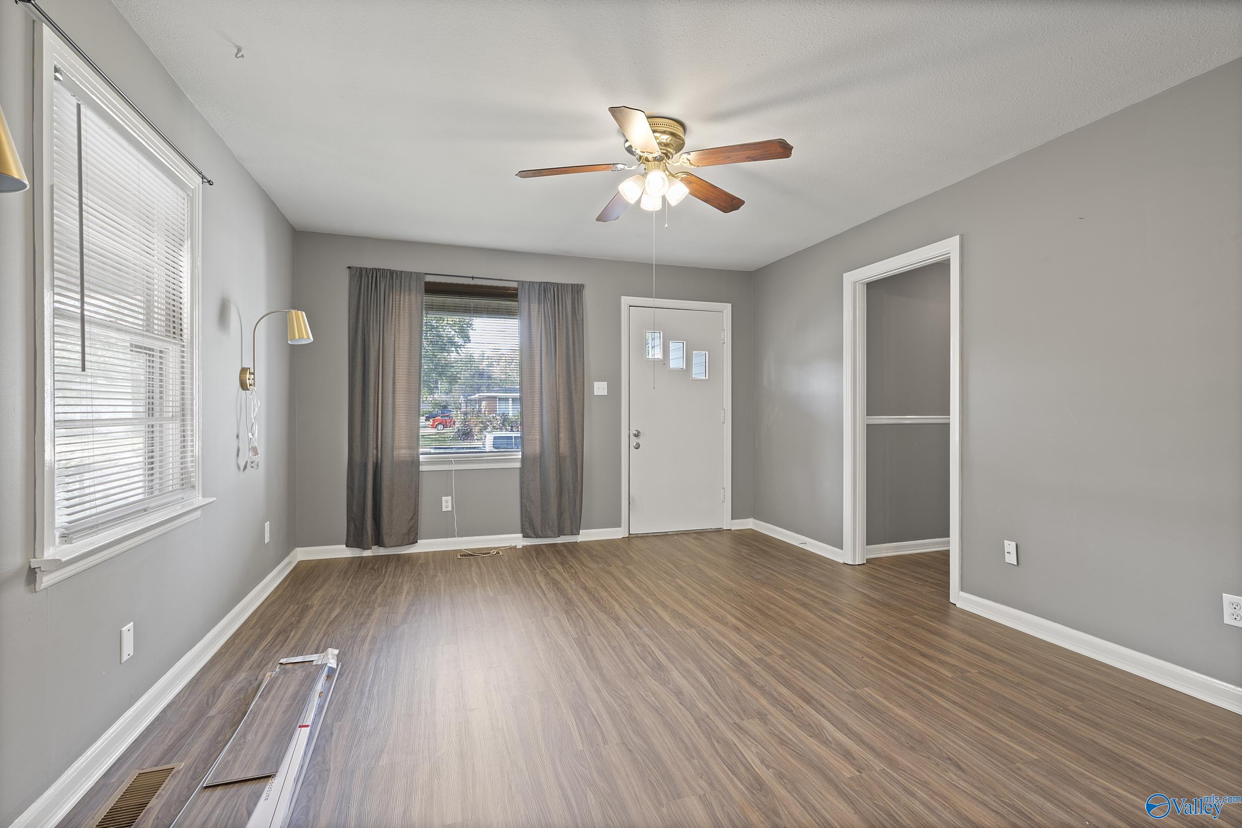 2602 Waltham Drive NE