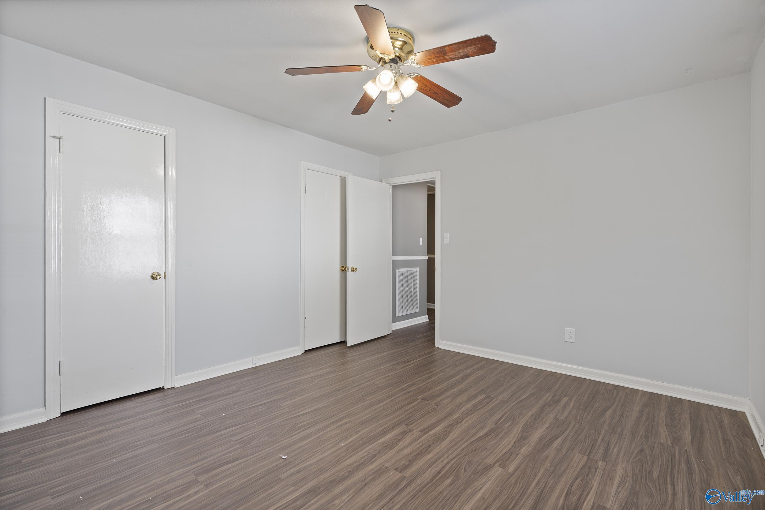 2602 Waltham Drive NE