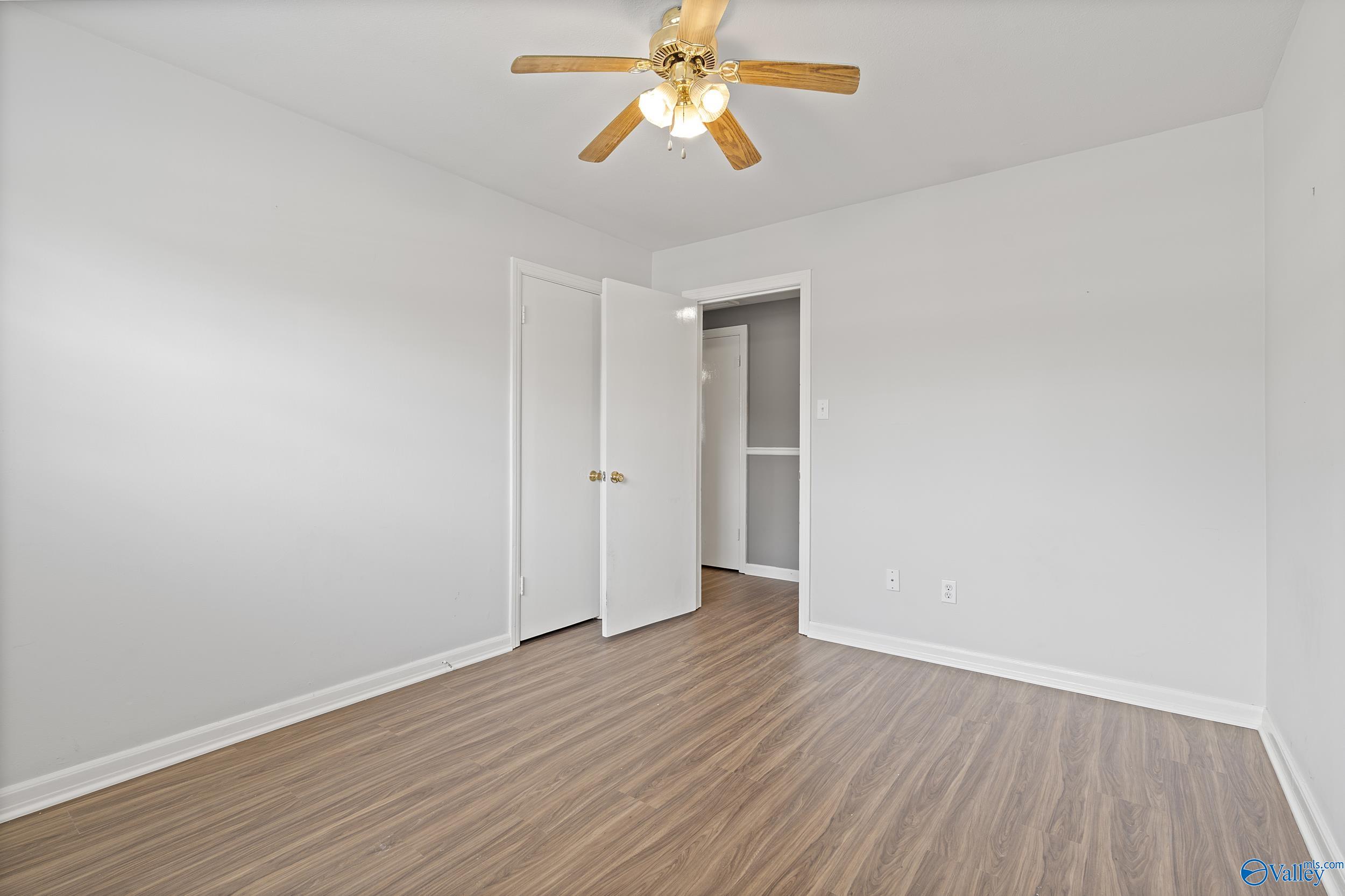 2602 Waltham Drive NE