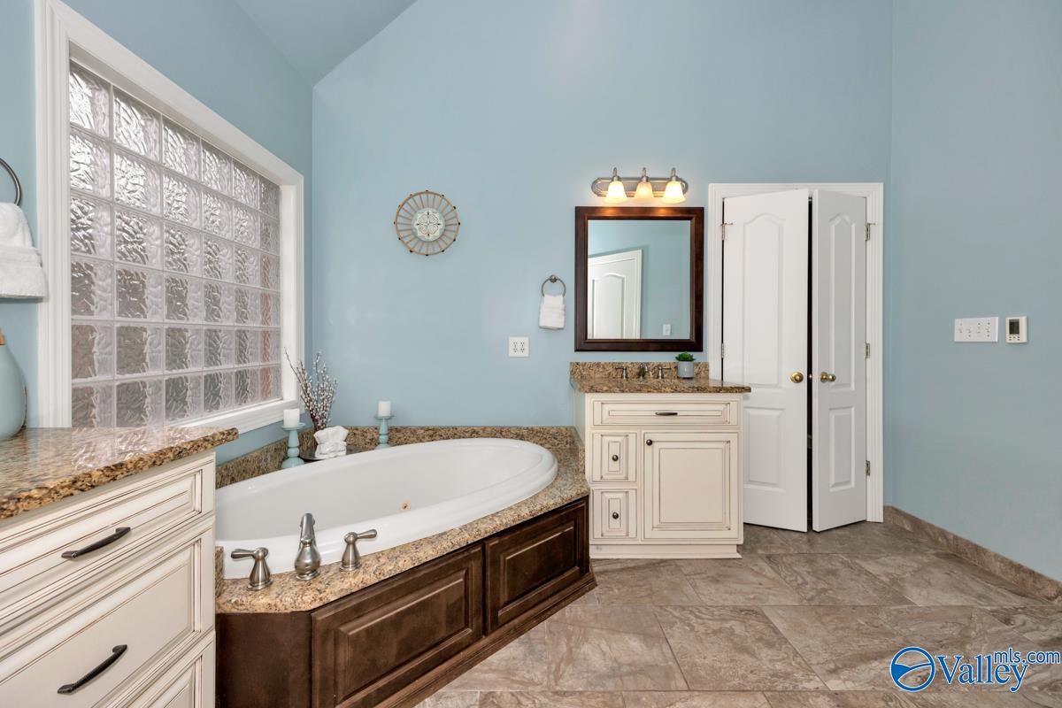 206 Mainsail Way