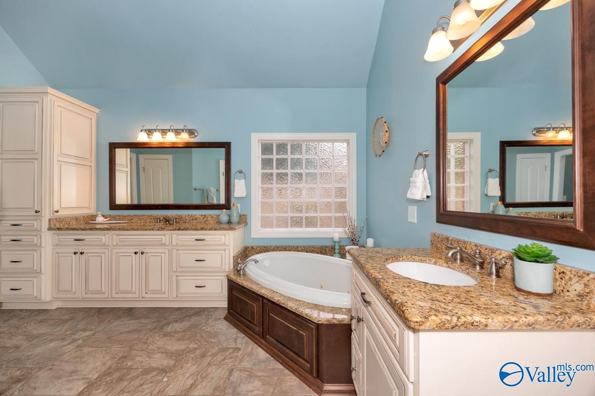 206 Mainsail Way