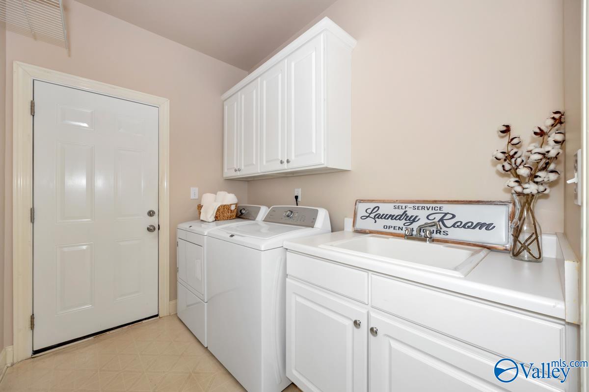 206 Mainsail Way