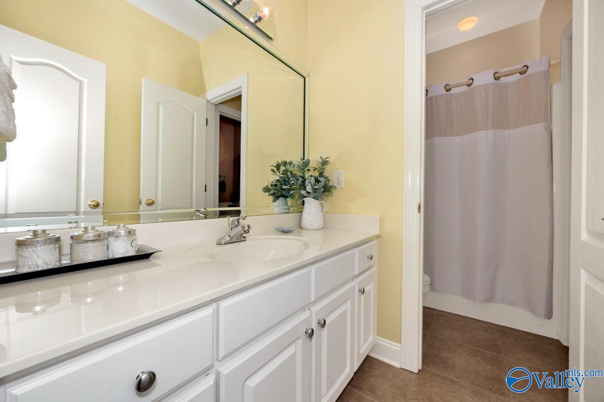 206 Mainsail Way