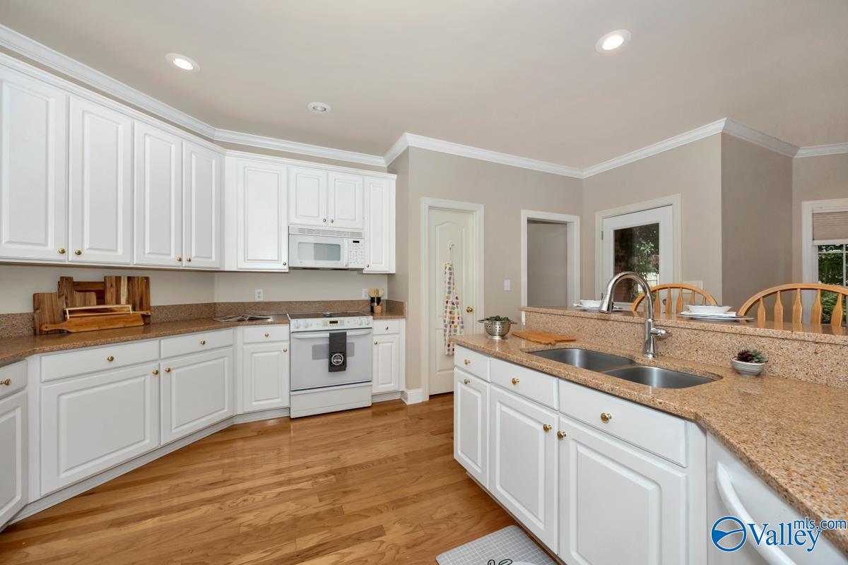 206 Mainsail Way