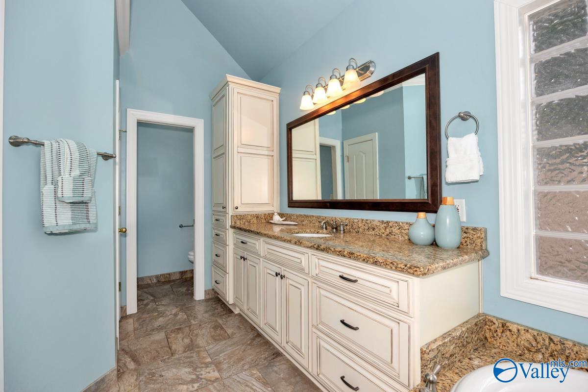 206 Mainsail Way