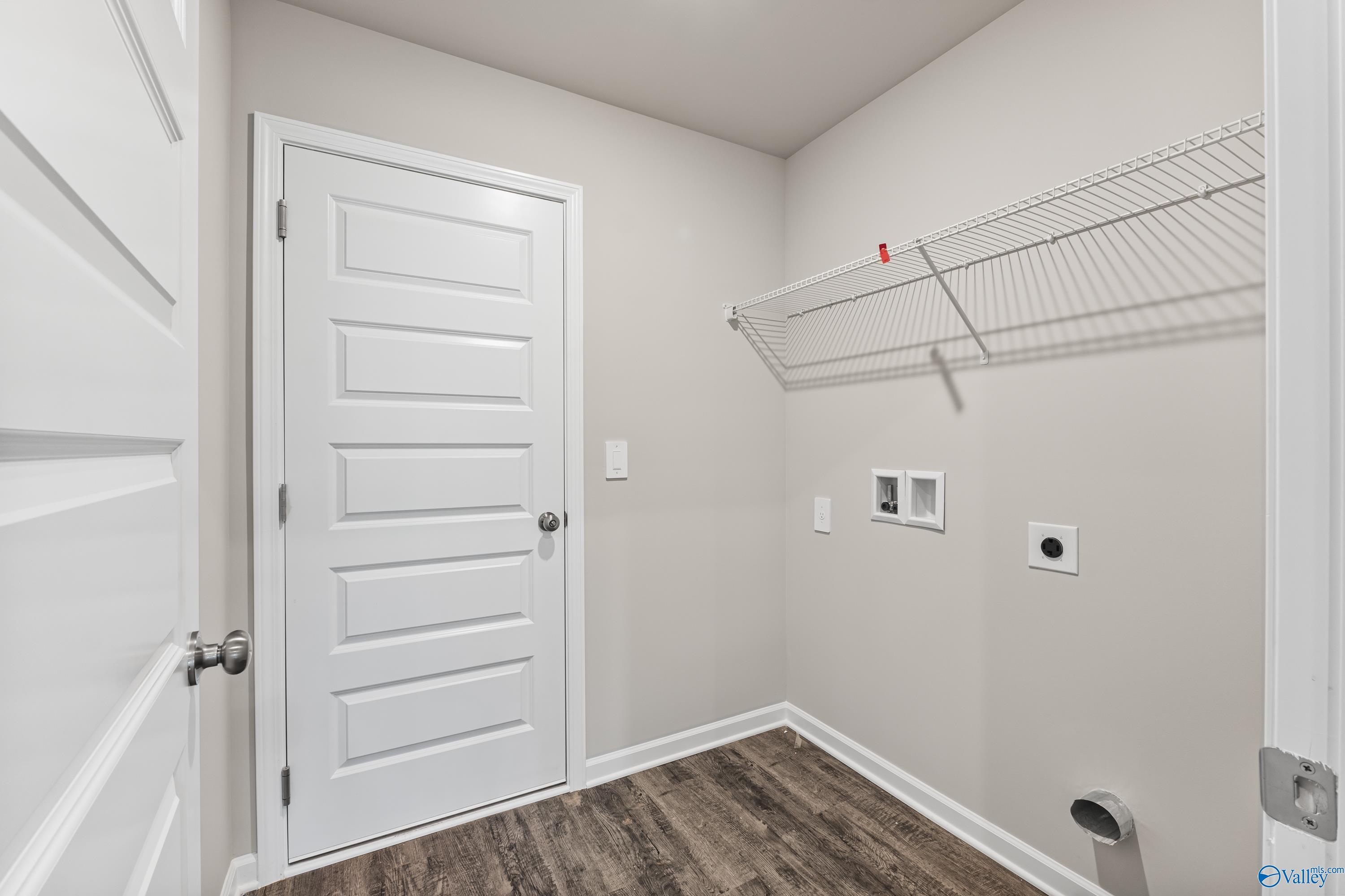 202 Six Pence Court