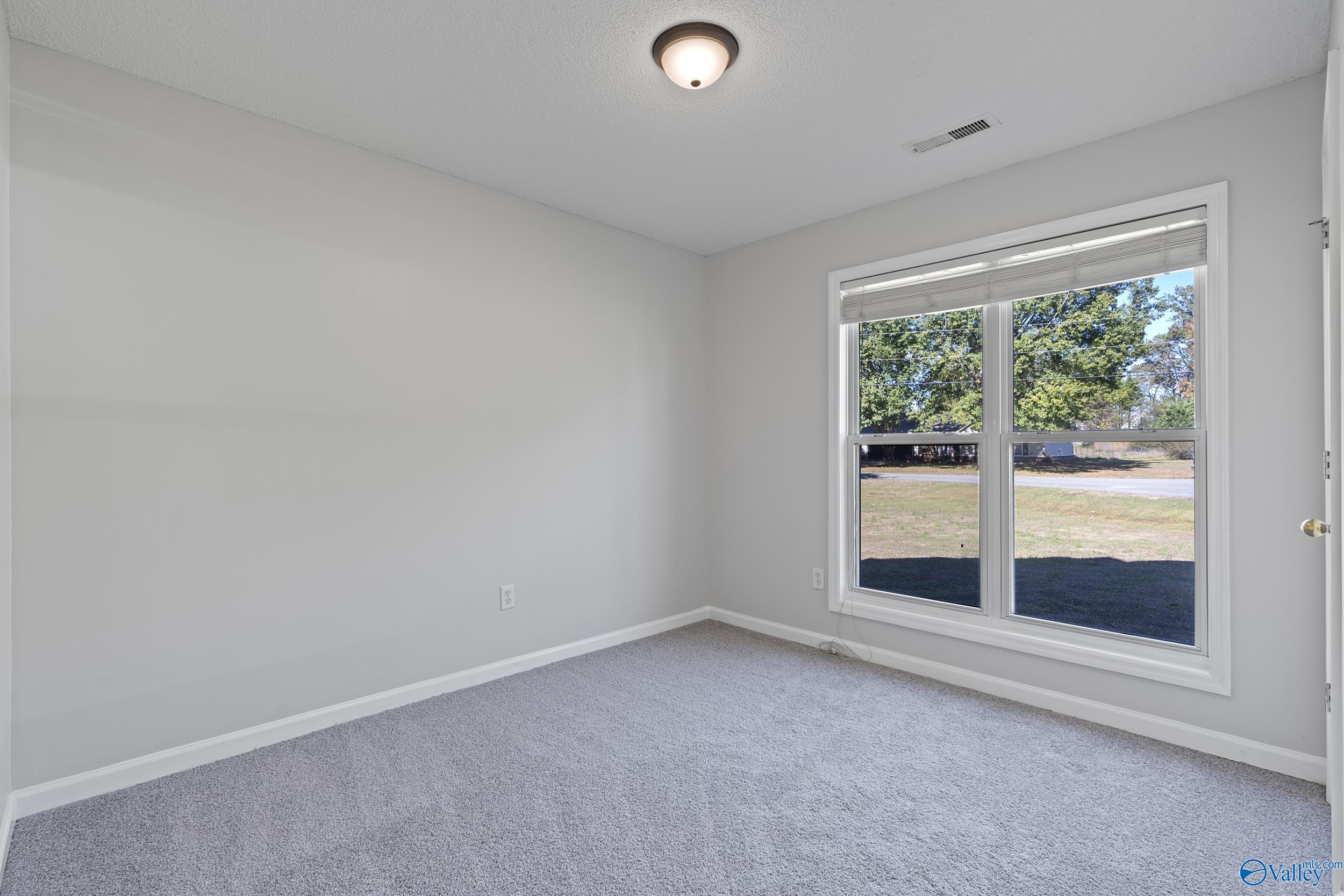 104 Shadow Oak Circle