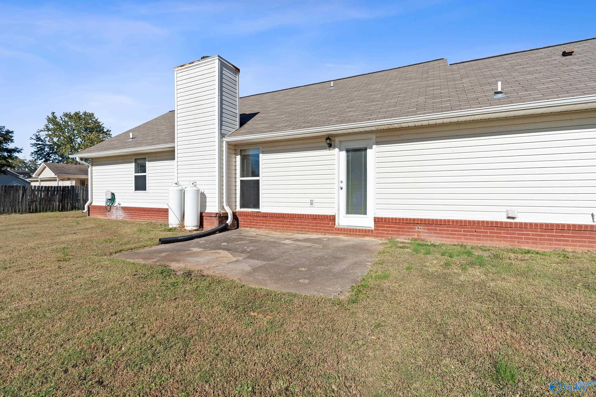 104 Shadow Oak Circle