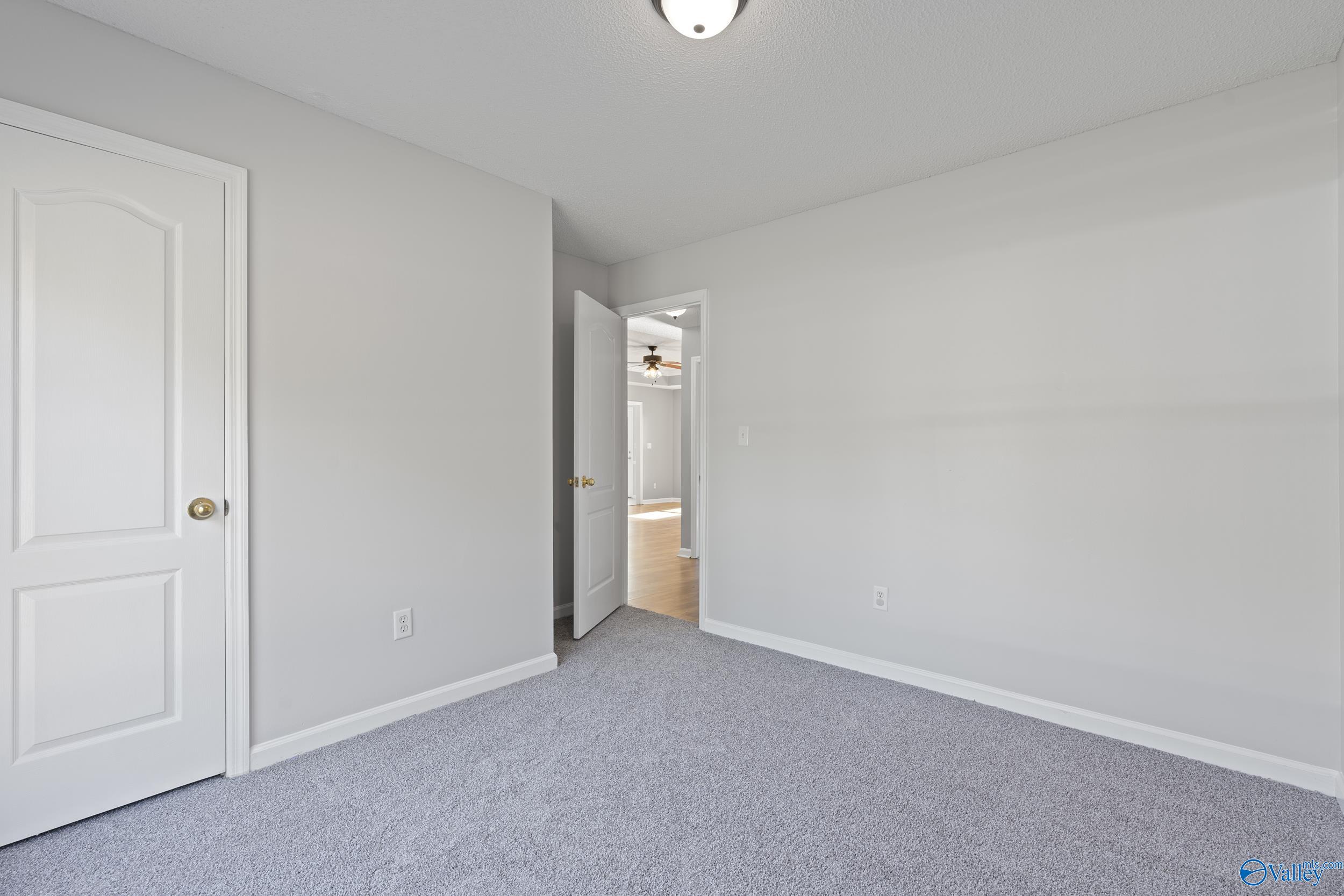 104 Shadow Oak Circle