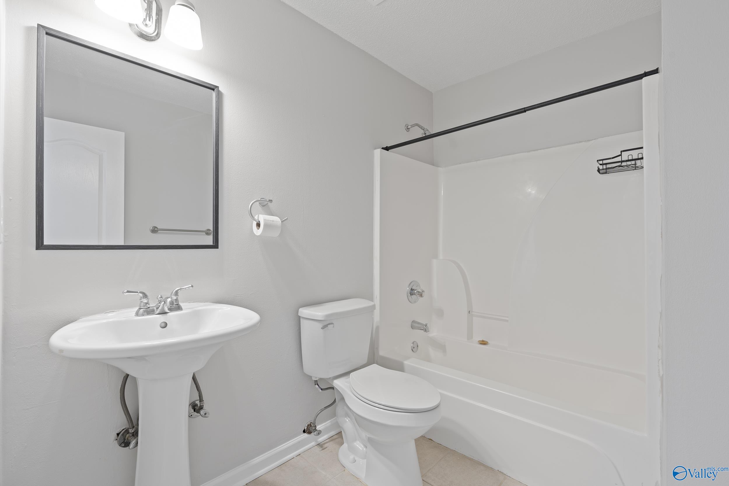 104 Shadow Oak Circle