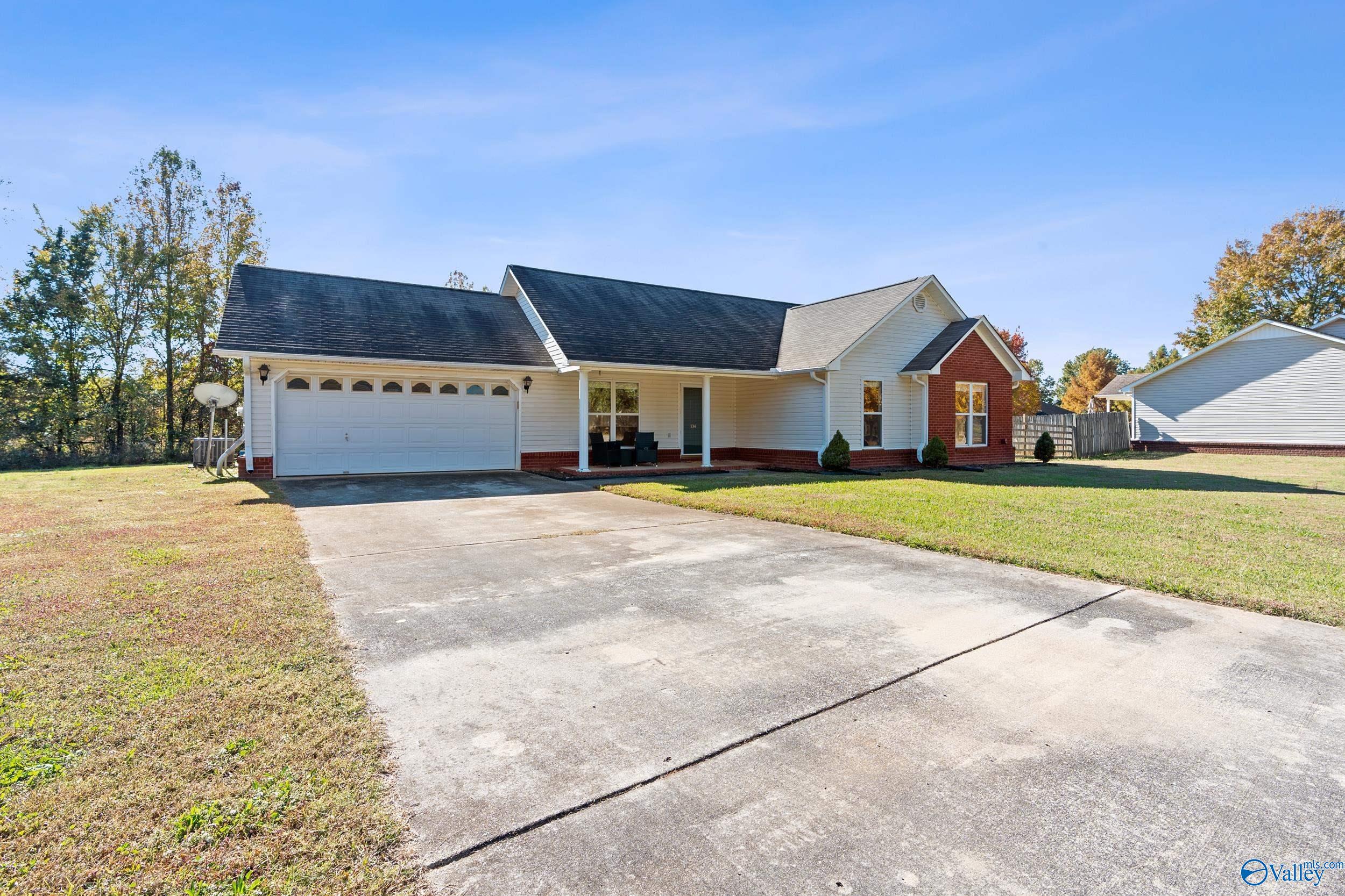 104 Shadow Oak Circle