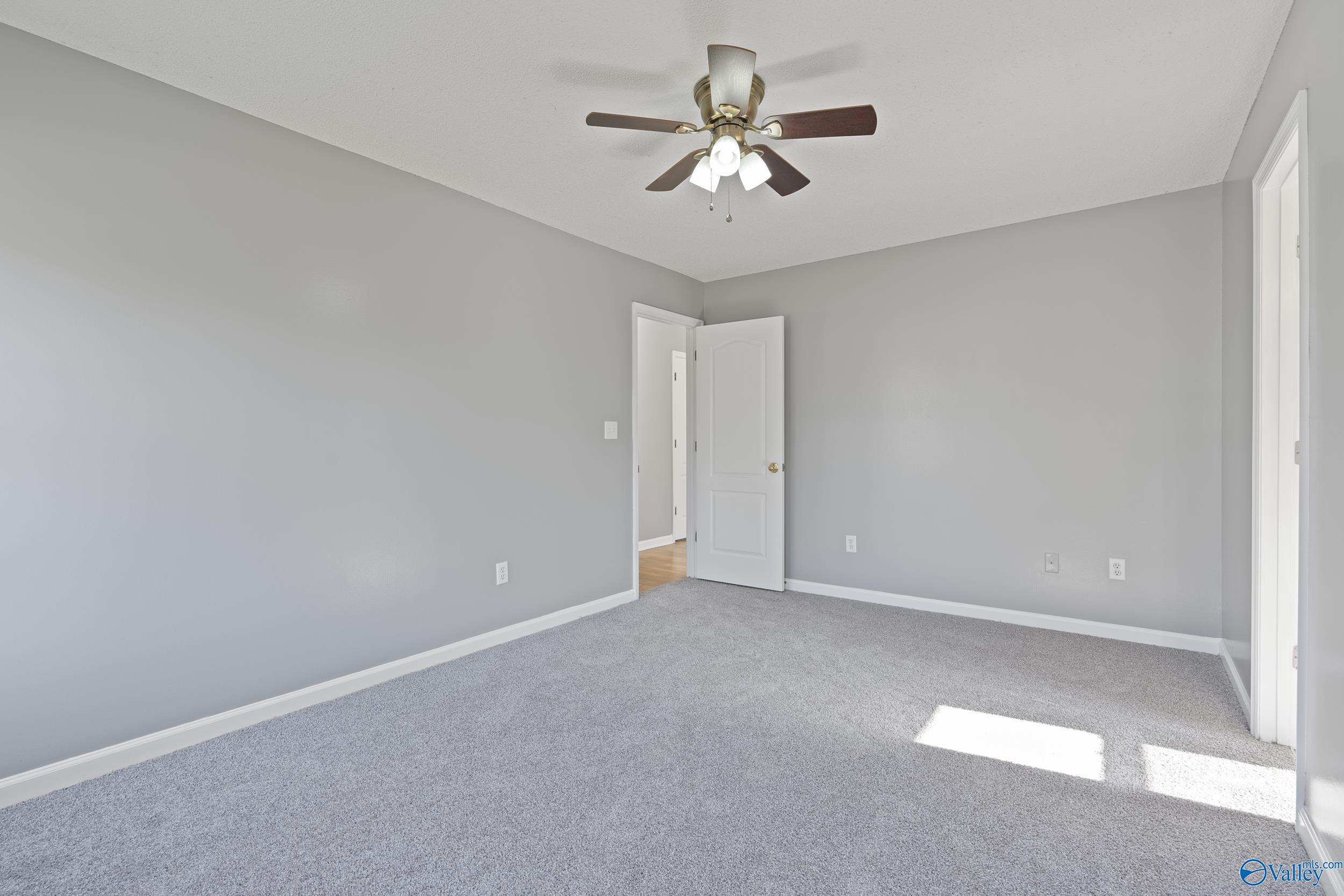 104 Shadow Oak Circle