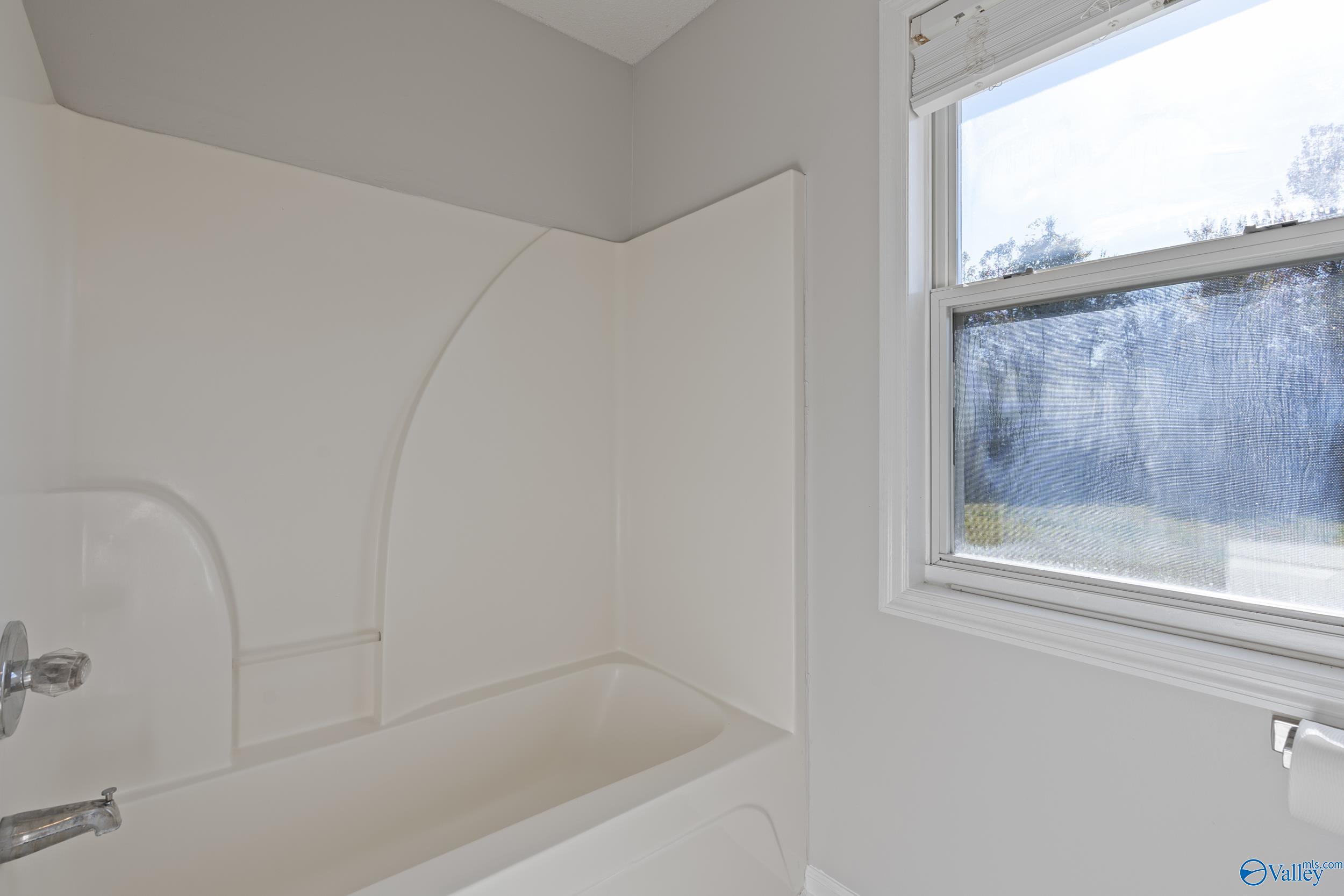 104 Shadow Oak Circle