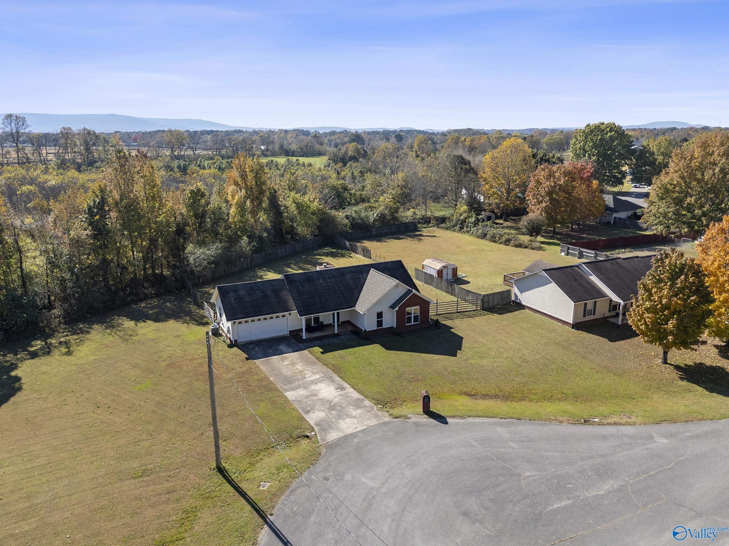 104 Shadow Oak Circle