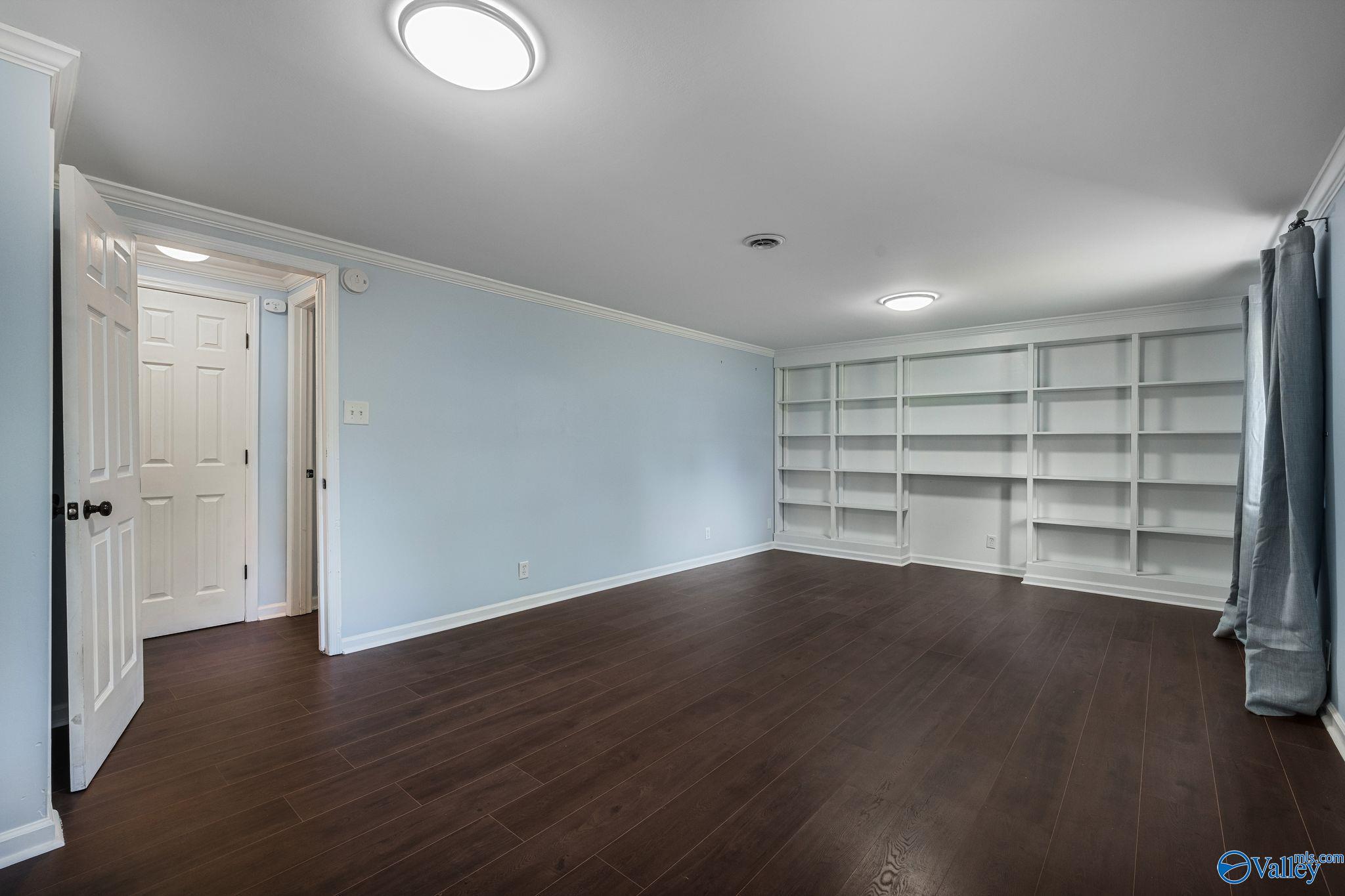 10000 Hogan Drive SE