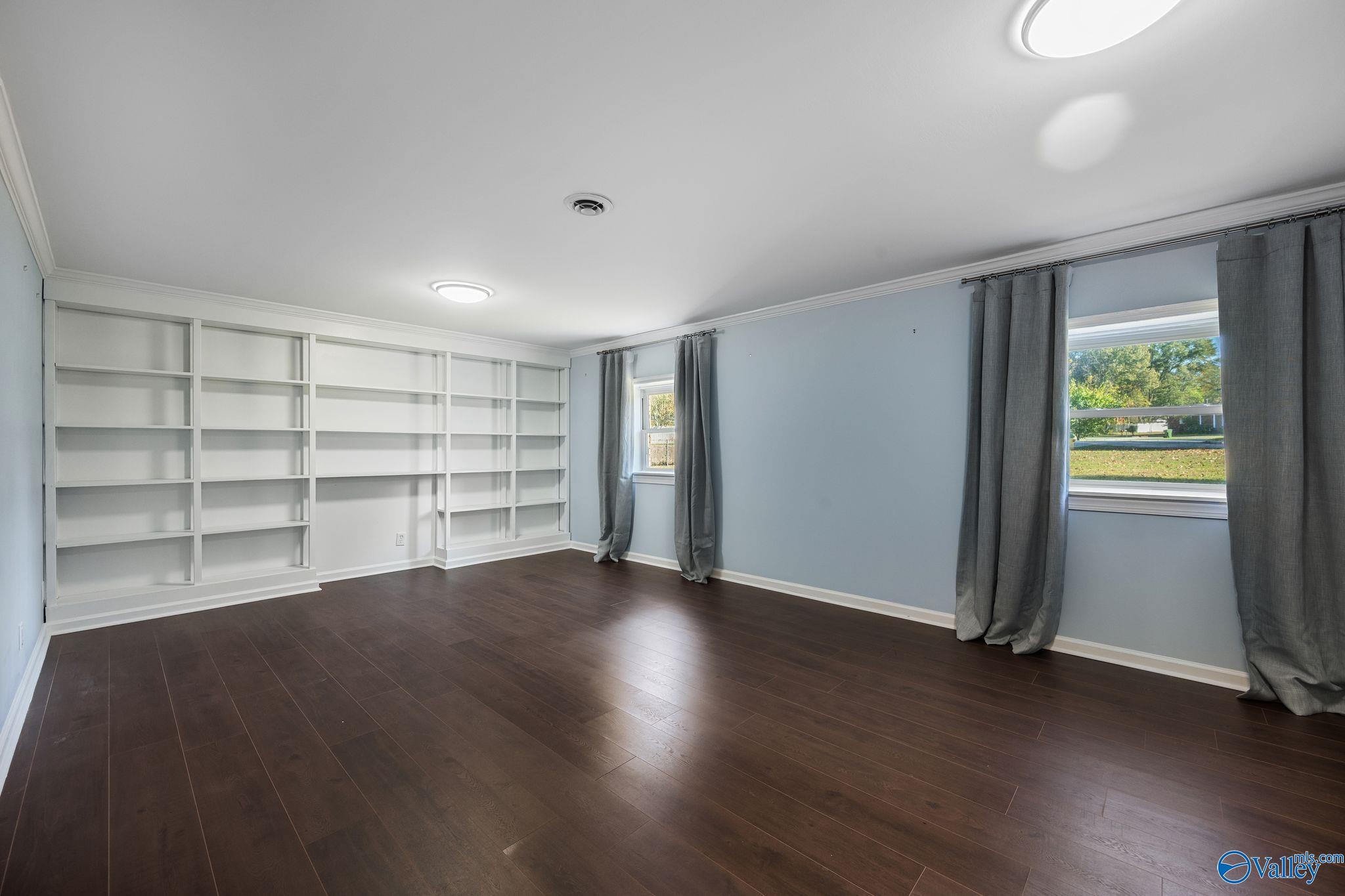 10000 Hogan Drive SE