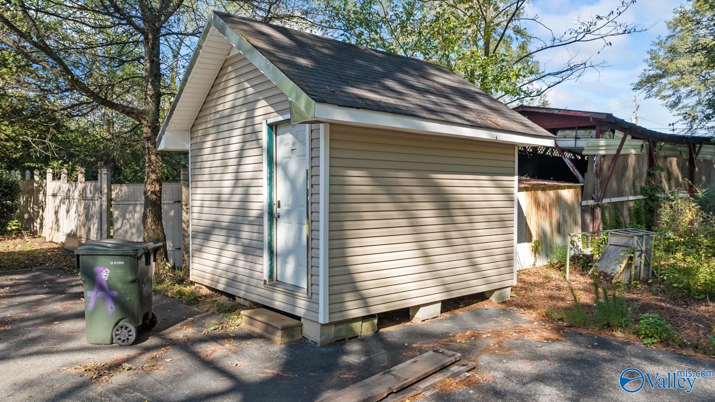 720 Capshaw Road NW