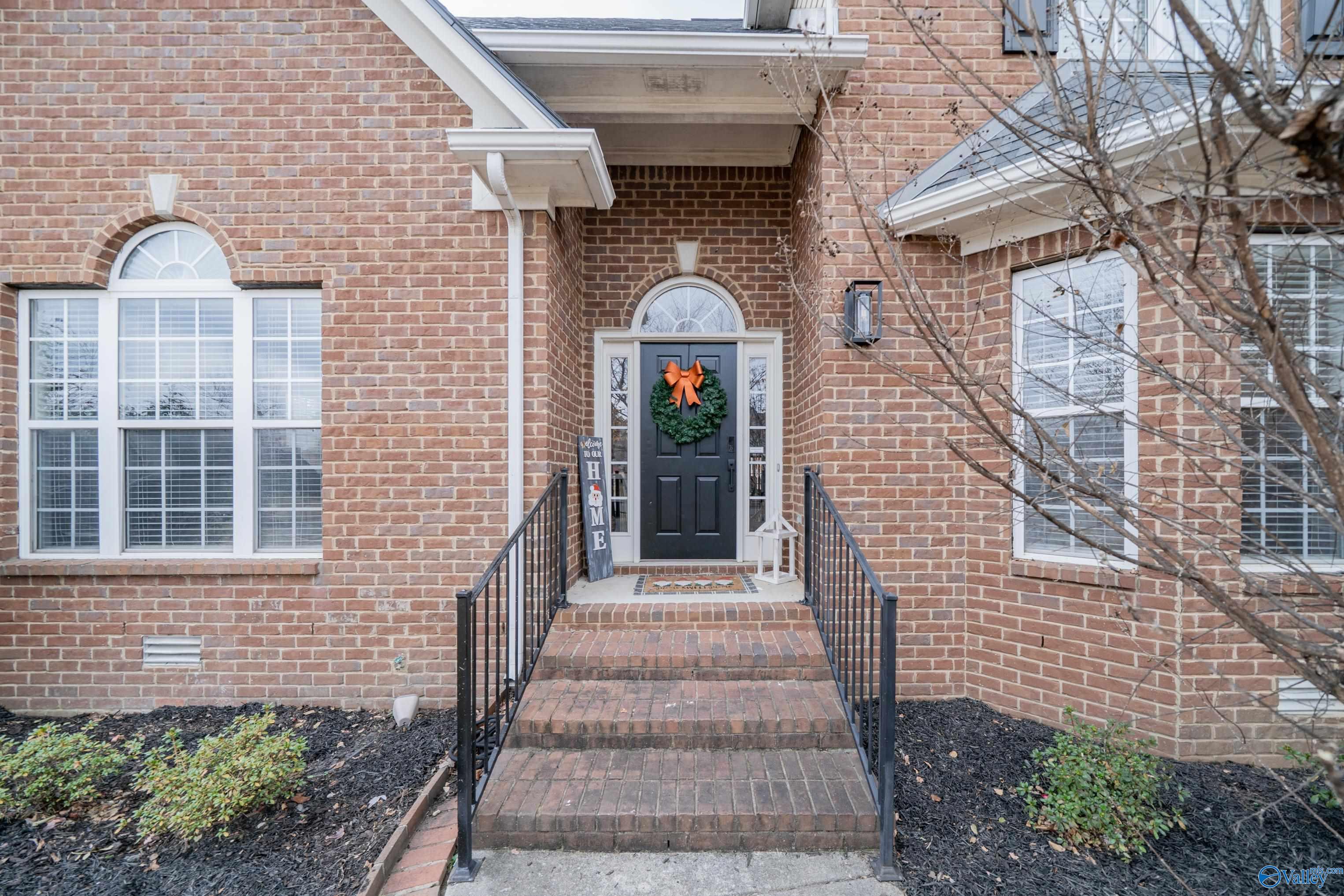 304 Broadway Lane