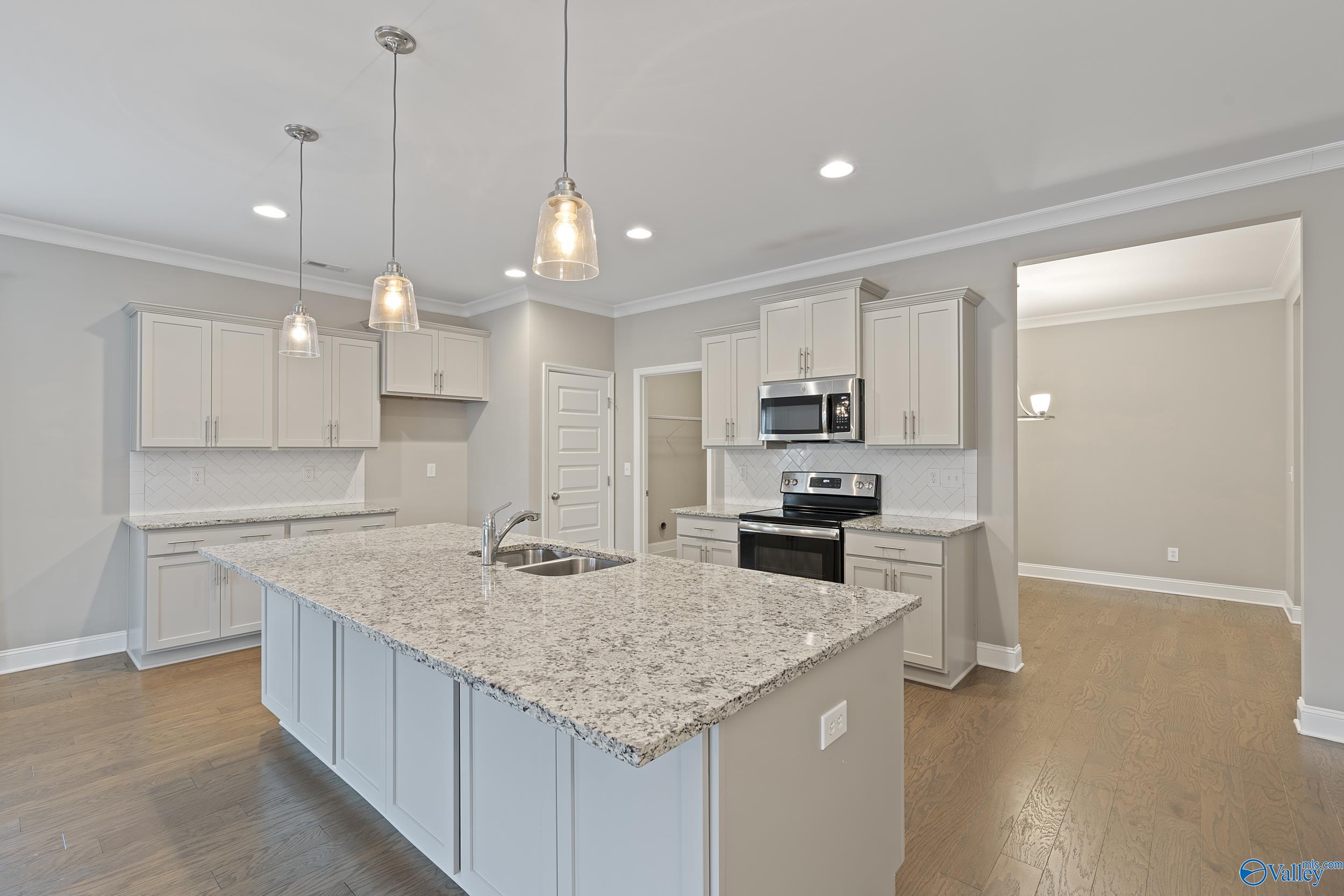 122 Summer Pointe Lane